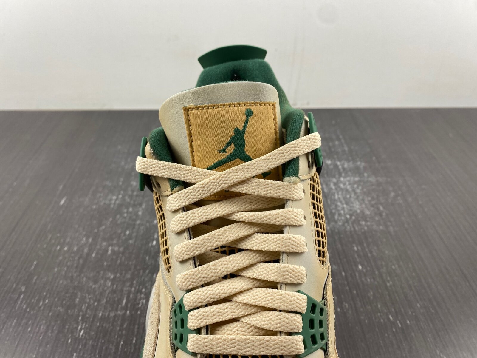 AJ4 Venusuar - Image 3