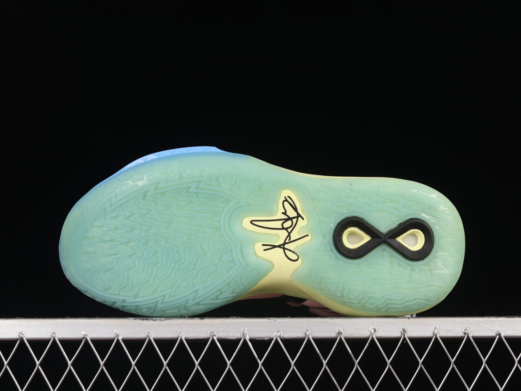 Kyrie Infinity Valentine's Day - Image 12