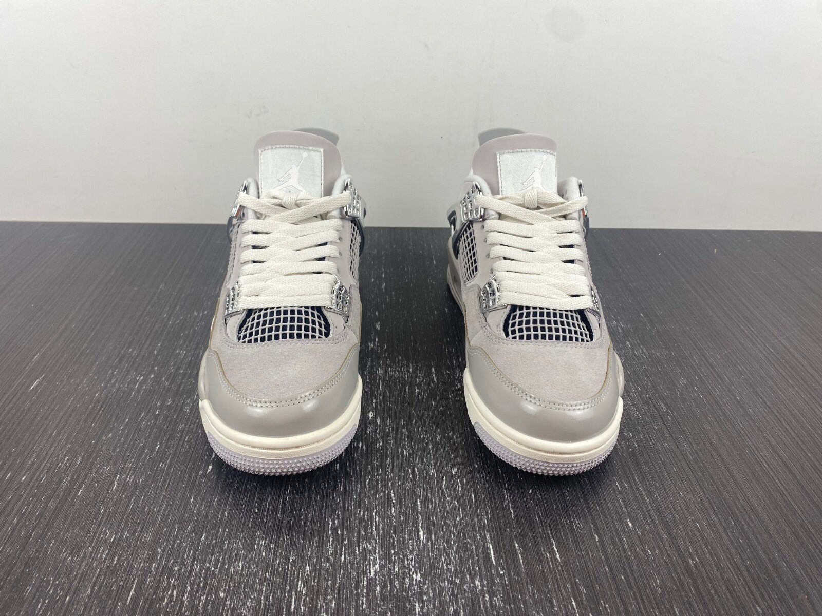 AJ4 Frozen Moments - Image 12
