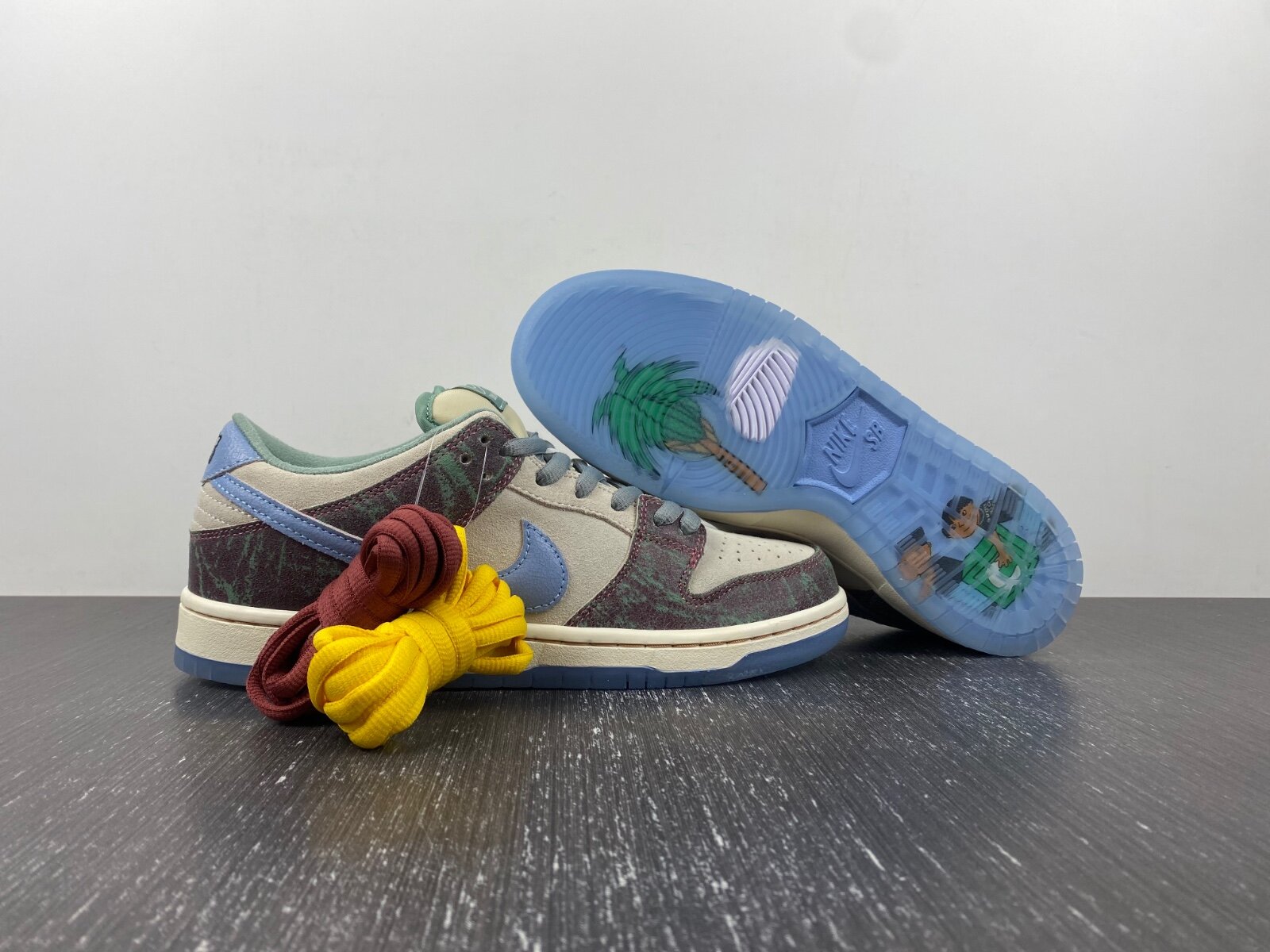SB Dunk Low Crenshaw Skate Club - Image 16