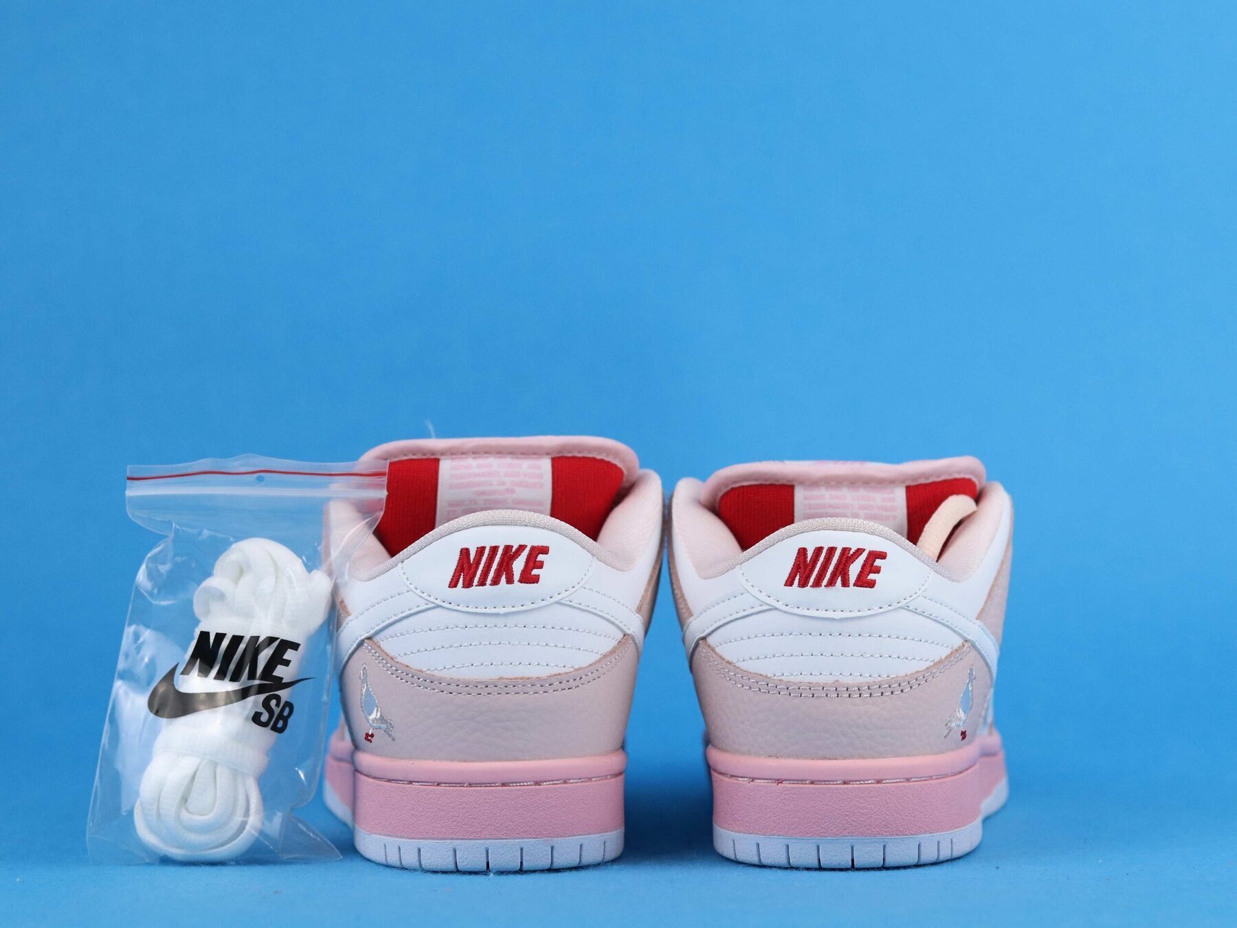SB Dunk Low Pink Pigeon - Image 10