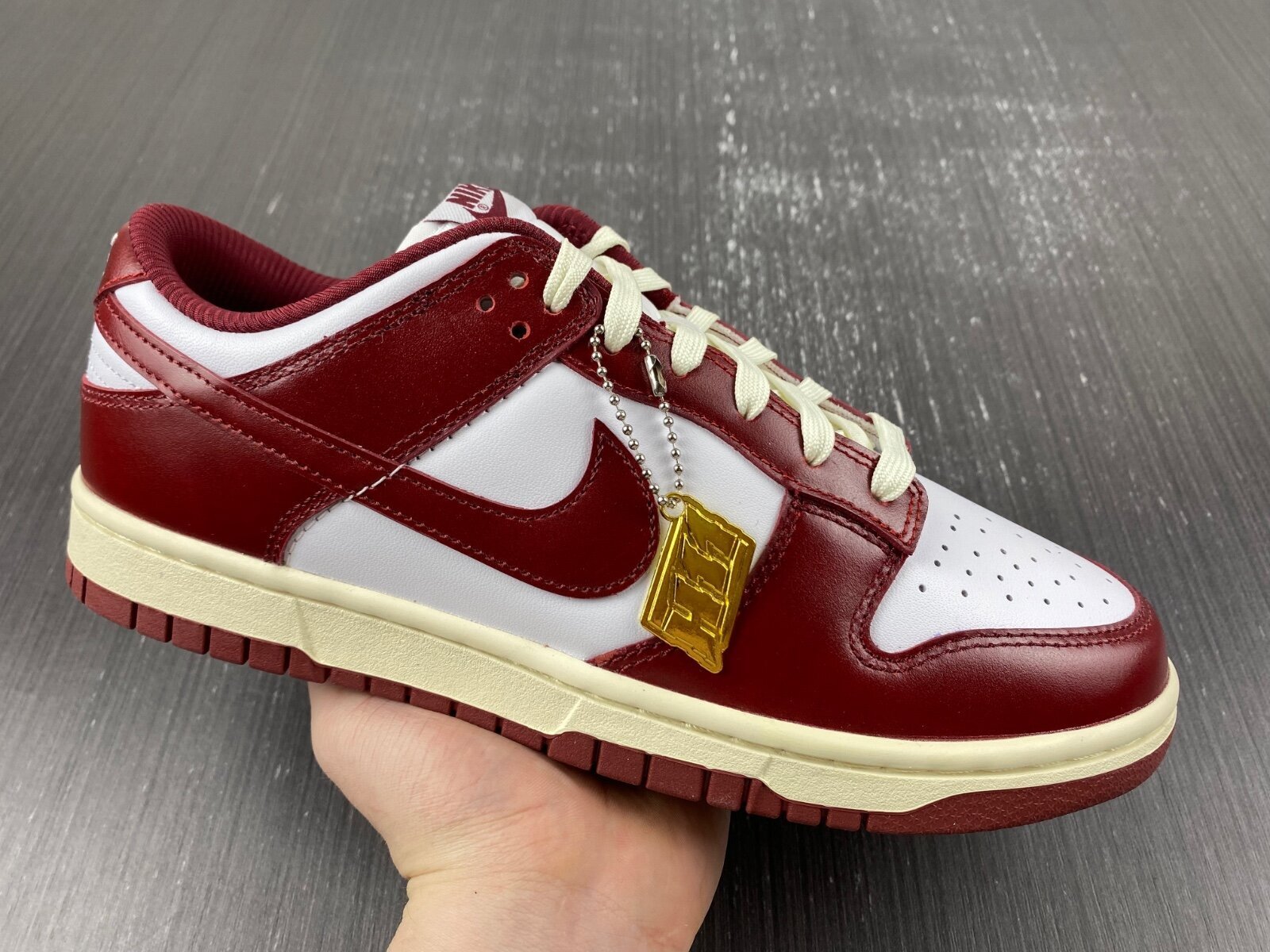 Dunk Low PRM Vintage Team Red - Image 15