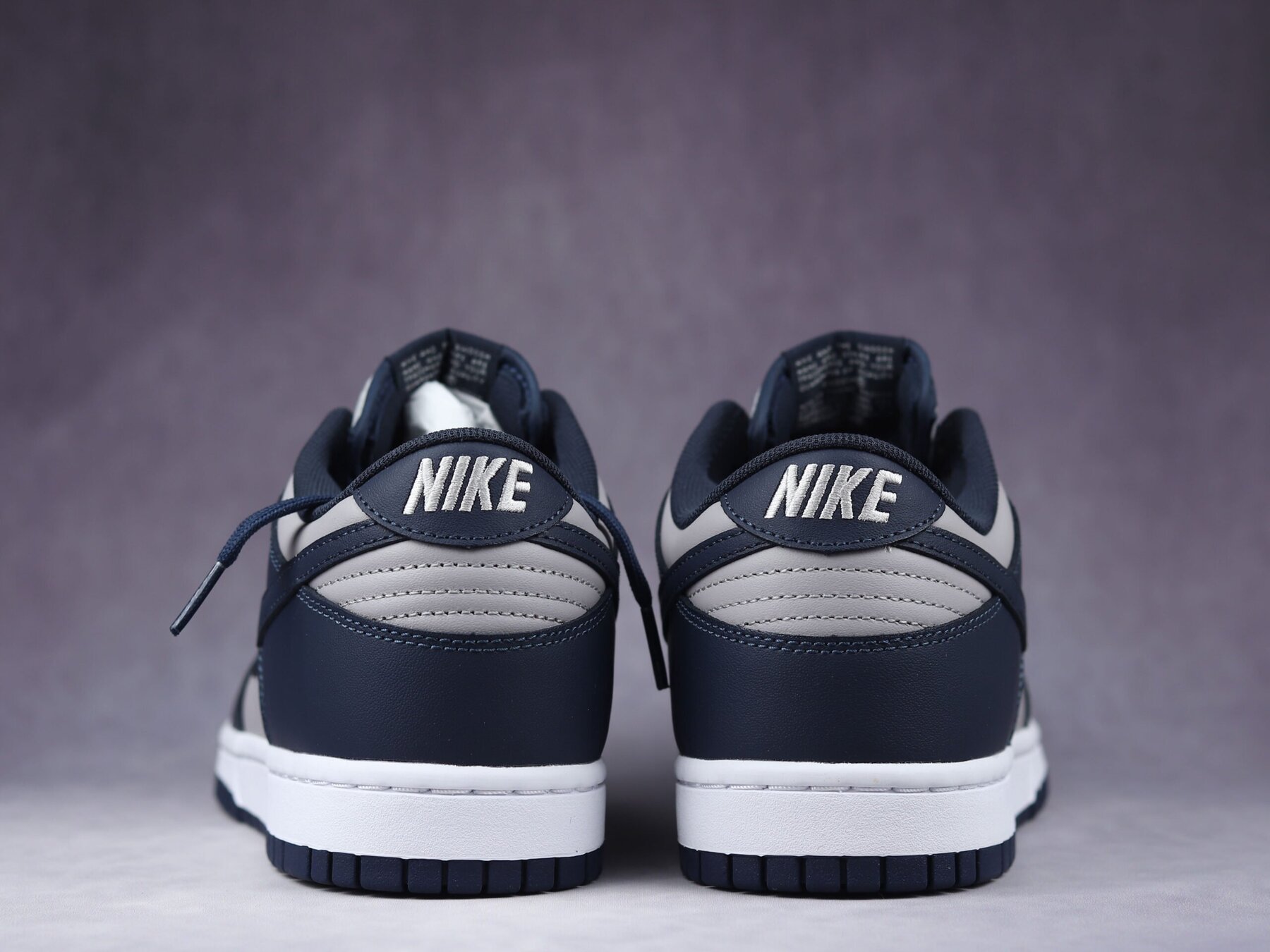Dunk Low Georgetown - Image 9