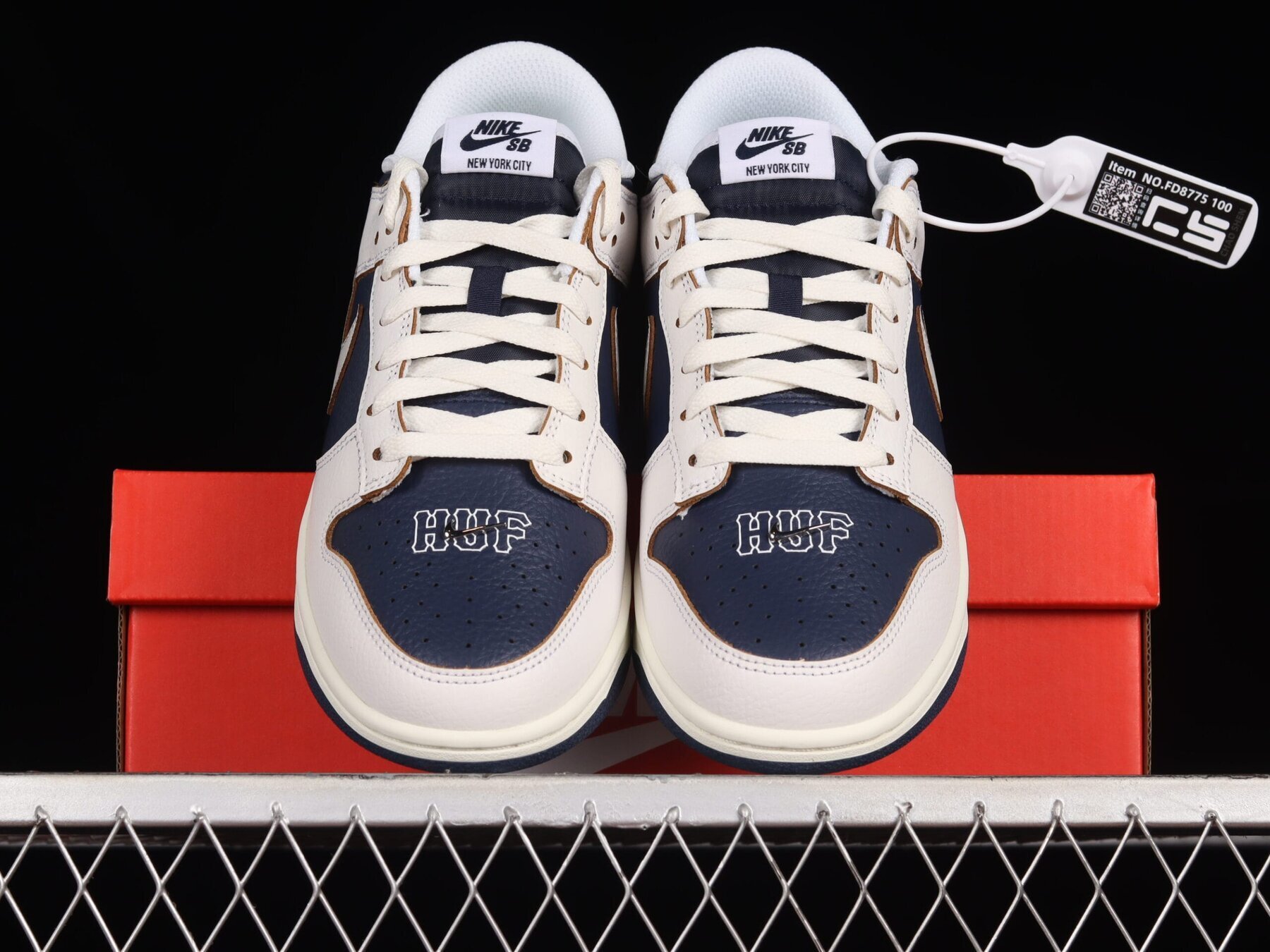 HUF x SB Dunk Low “New York City” - Image 13