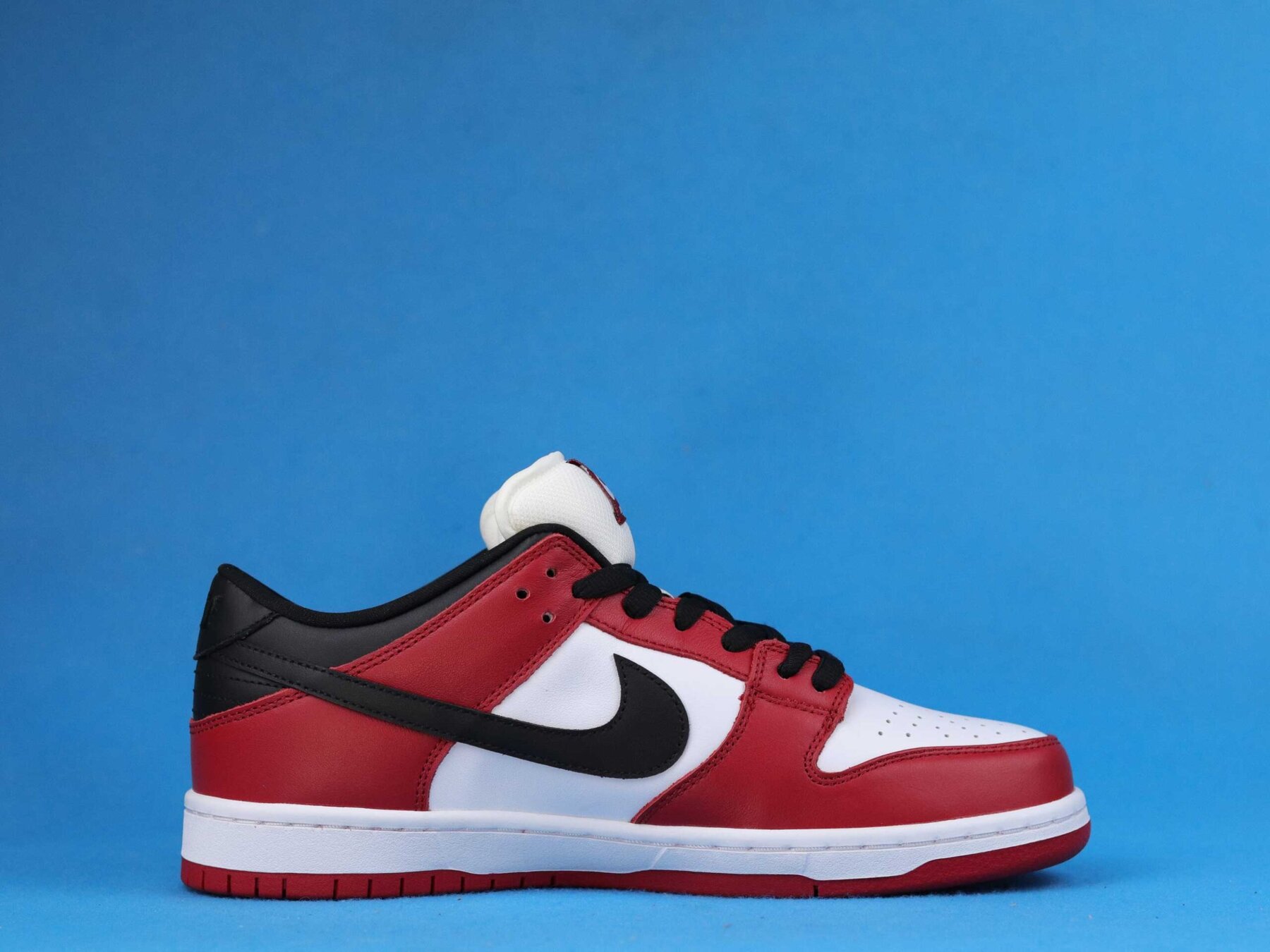 SB Dunk Low J-Pack Chicago - Image 12