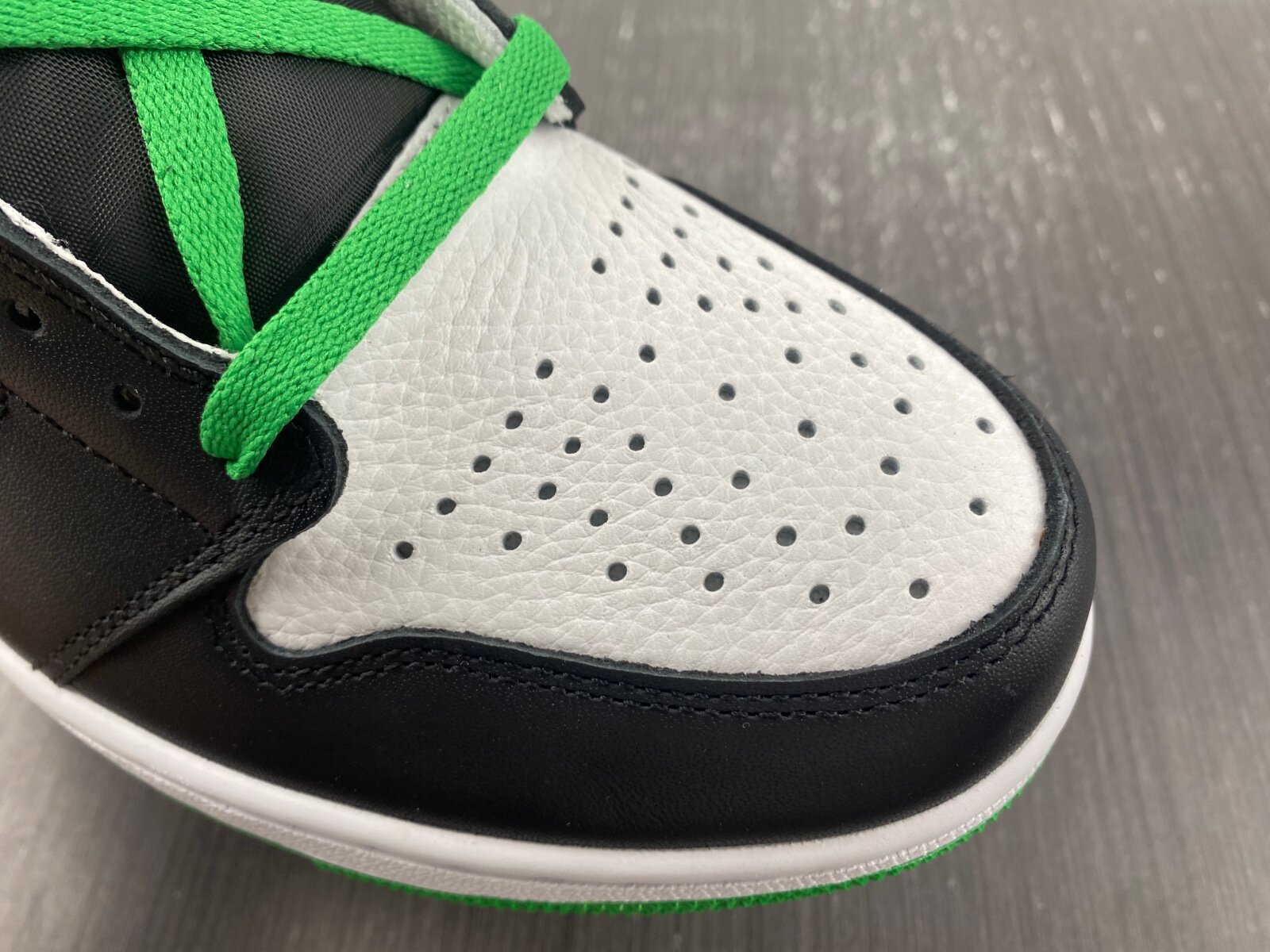 AJ1 High "Lucky Green" - Image 8