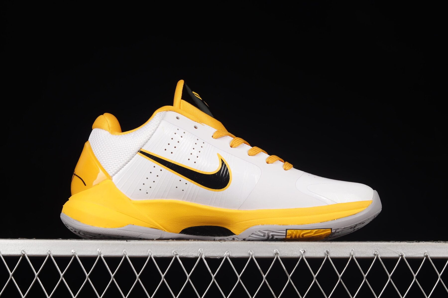 Zoom Kobe 5 White Del Sol - Image 3