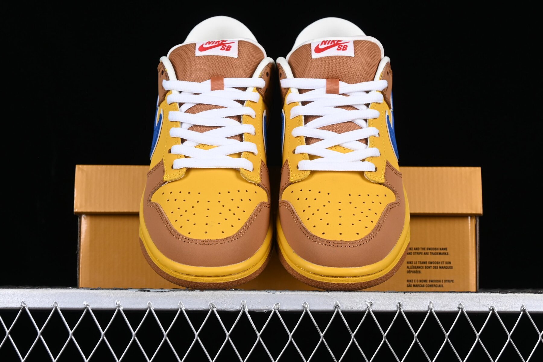 SB Dunk Low Newcastle Brown - Image 12