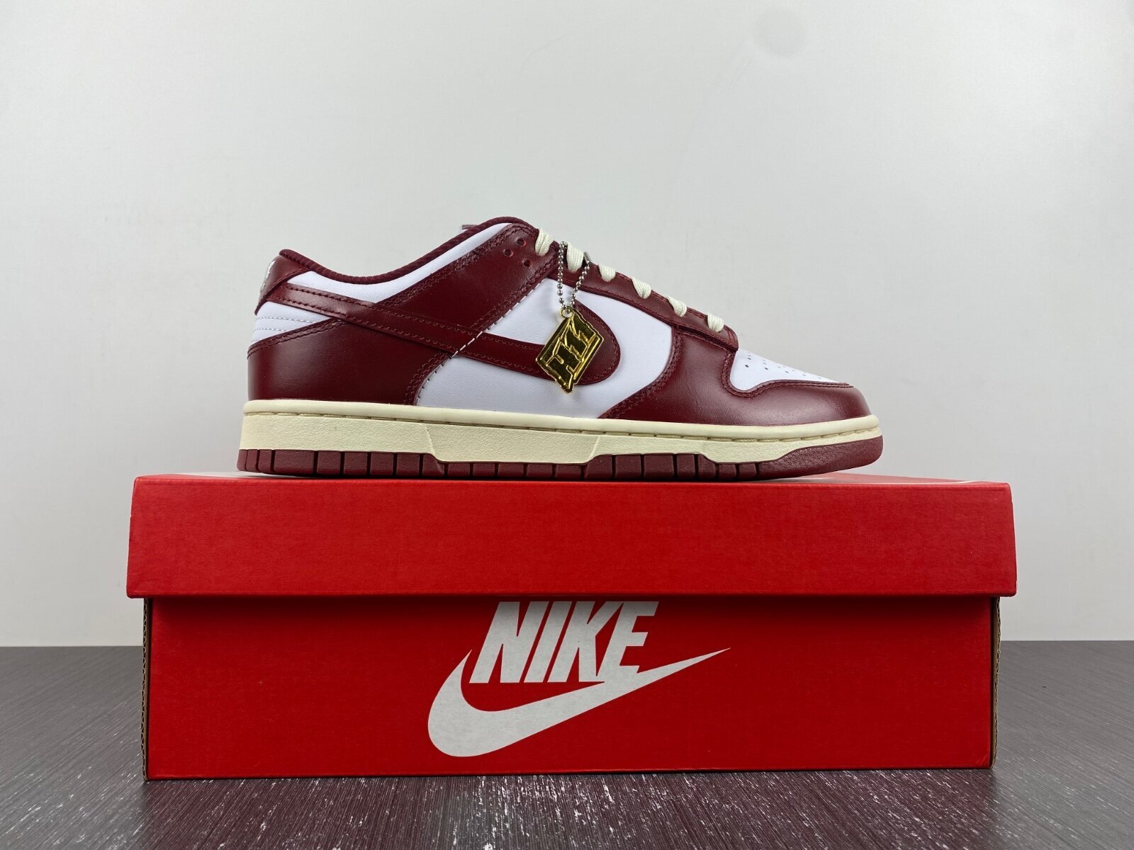 Dunk Low PRM Vintage Team Red - Image 16