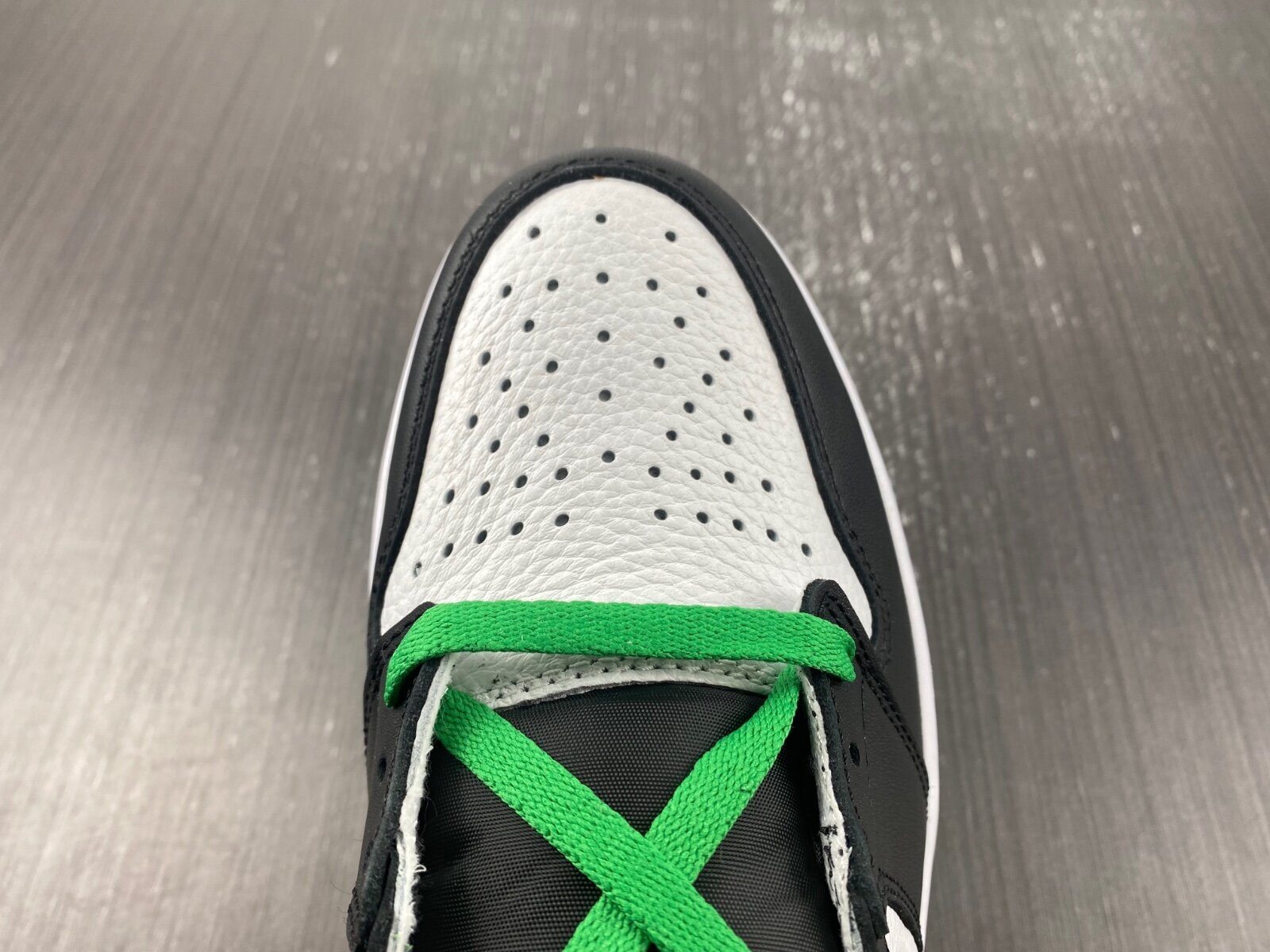 AJ1 High "Lucky Green" - Image 6