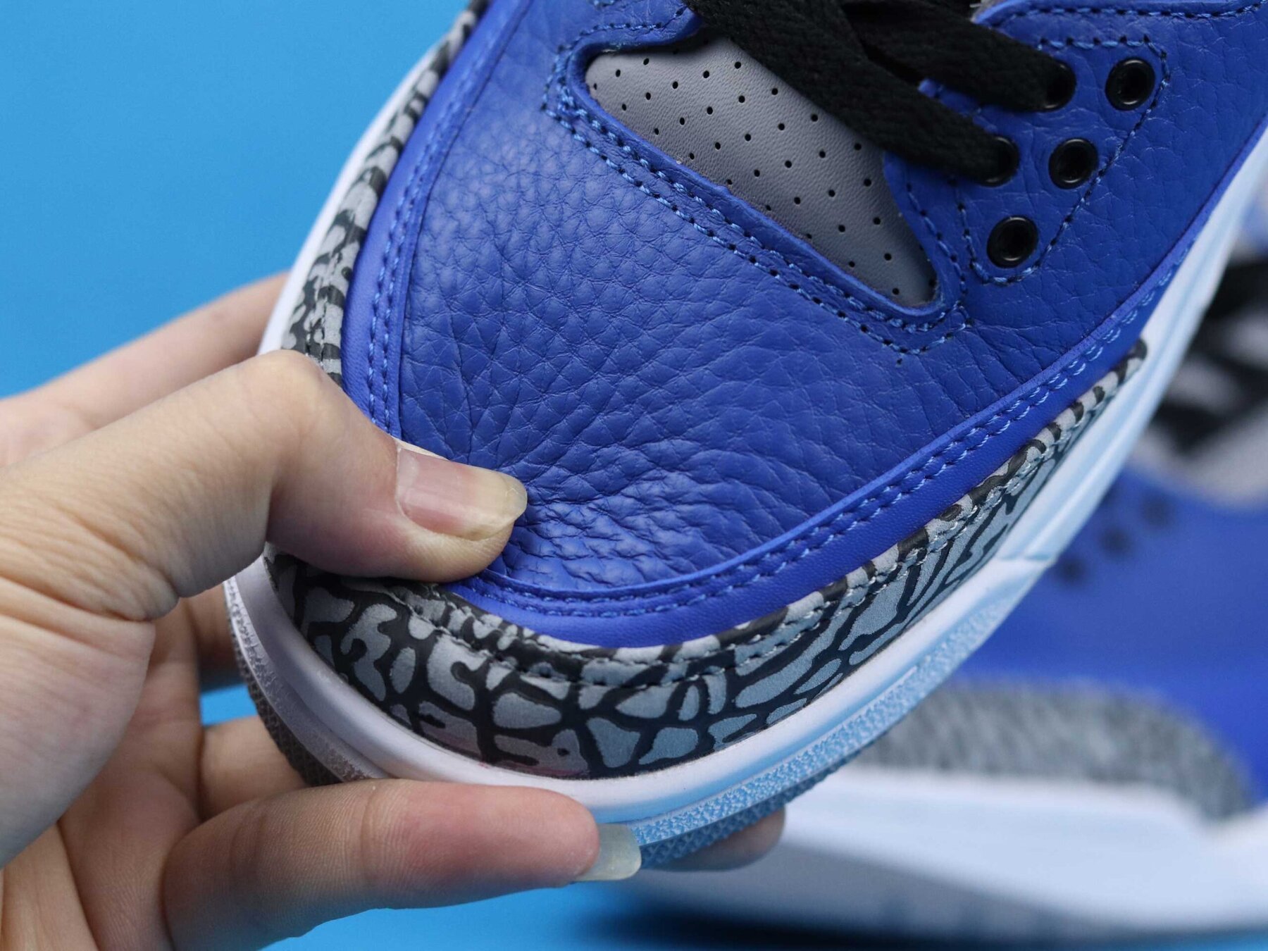 AJ3 Retro Varsity Royal Cement - Image 4