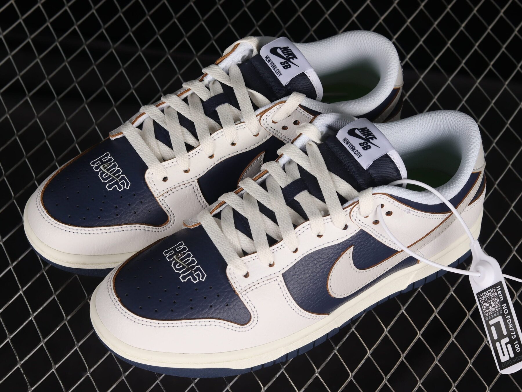 HUF x SB Dunk Low “New York City” - Image 12