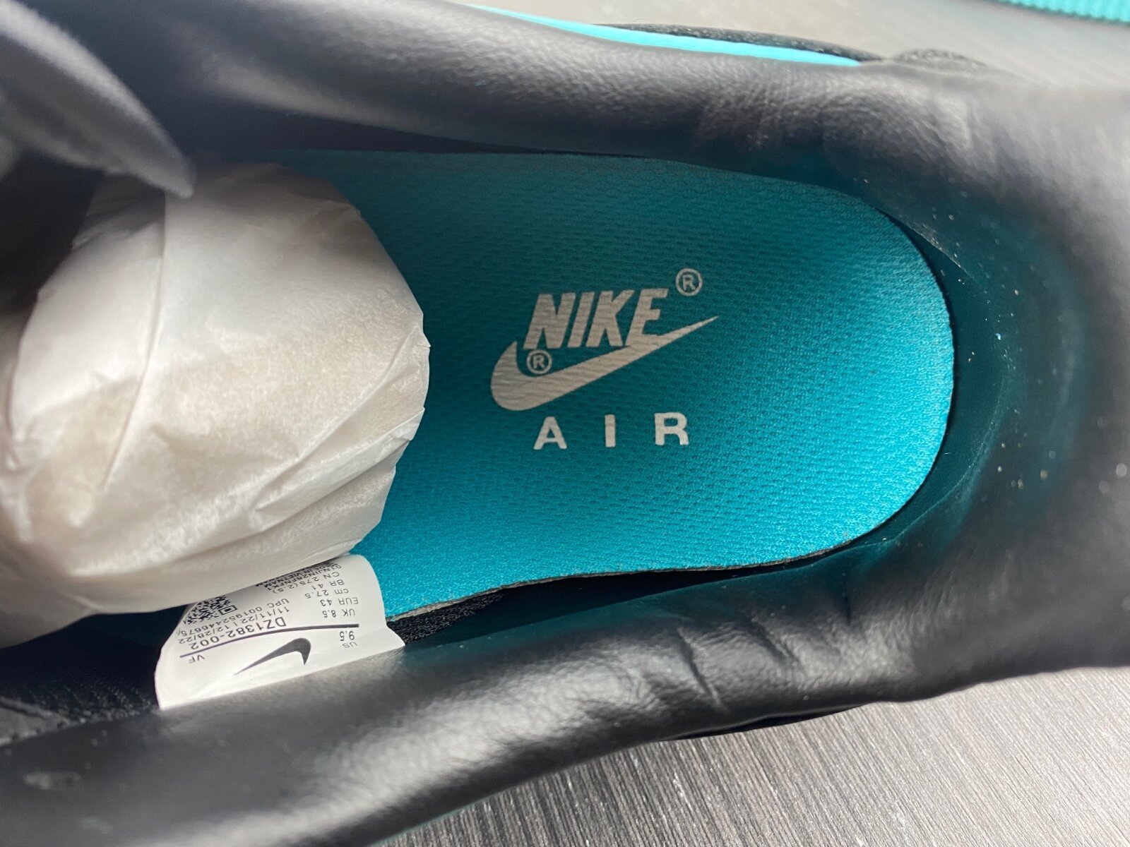 Tiffany & Co. x Air Force 1 Friends and Family - Image 15