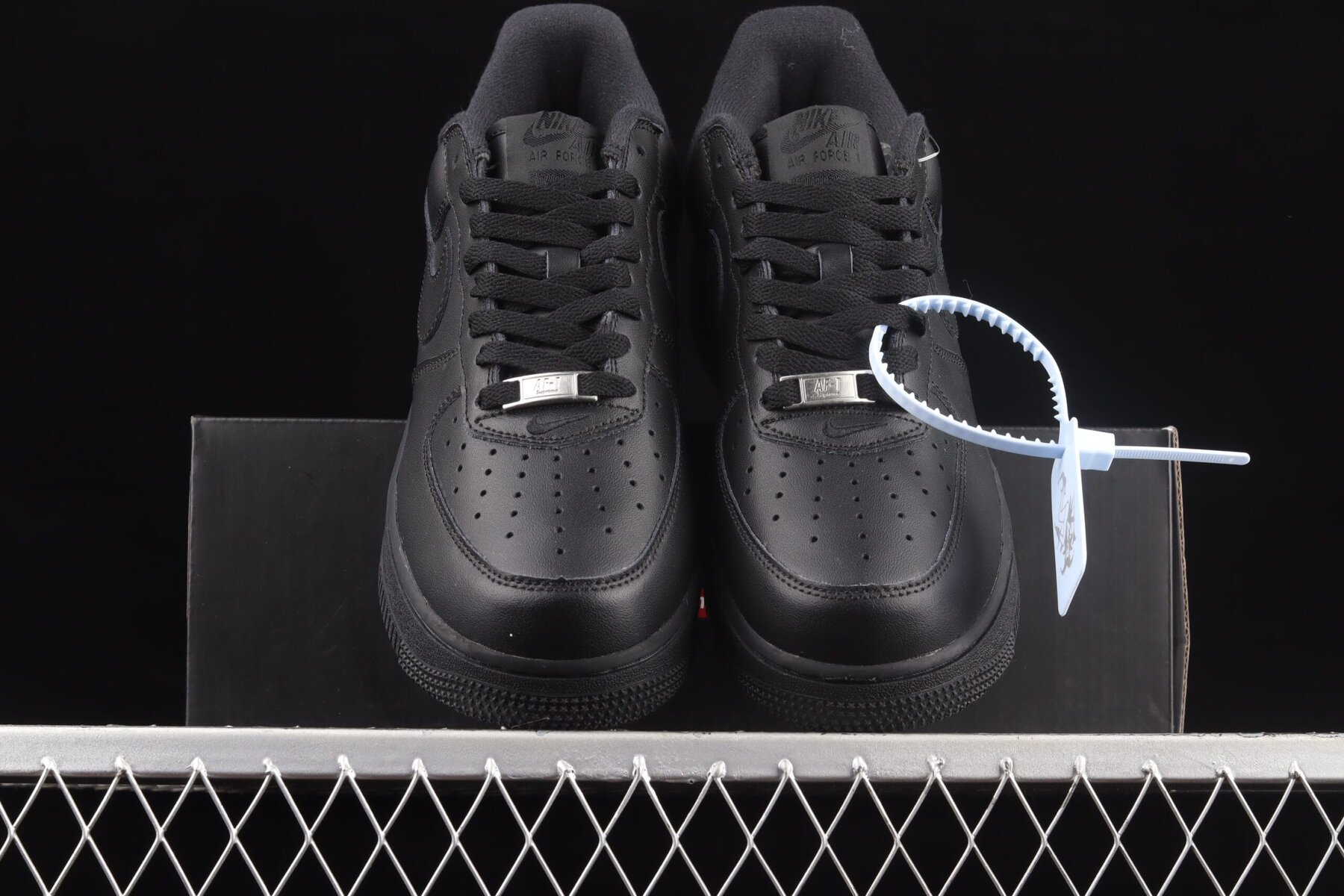 Air Force 1 Low Supreme Black - Image 9