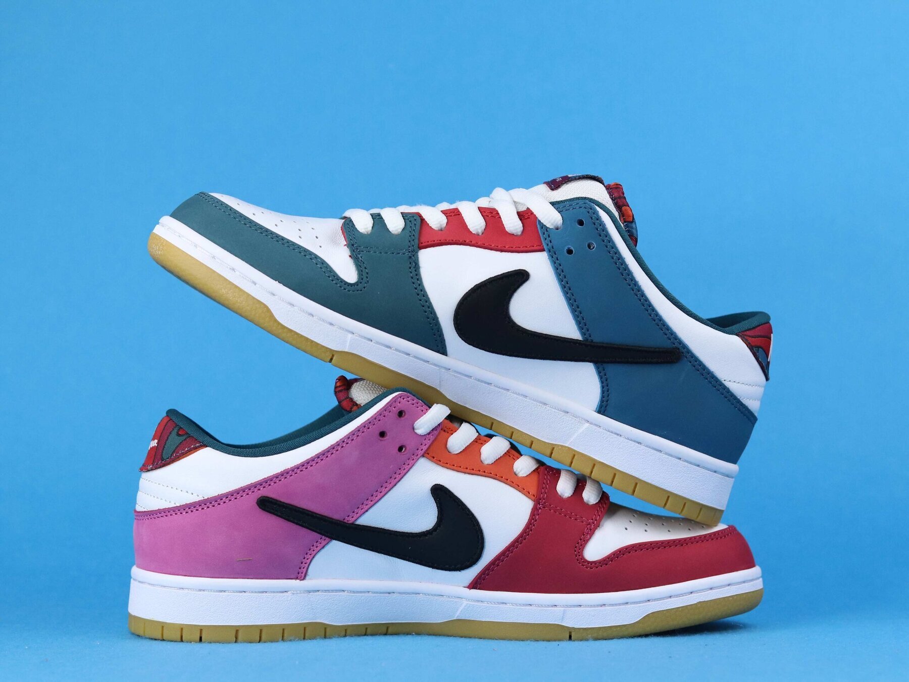 Dunk SB Low Pro QS Parra (Friends & Family) (2021) - Image 6