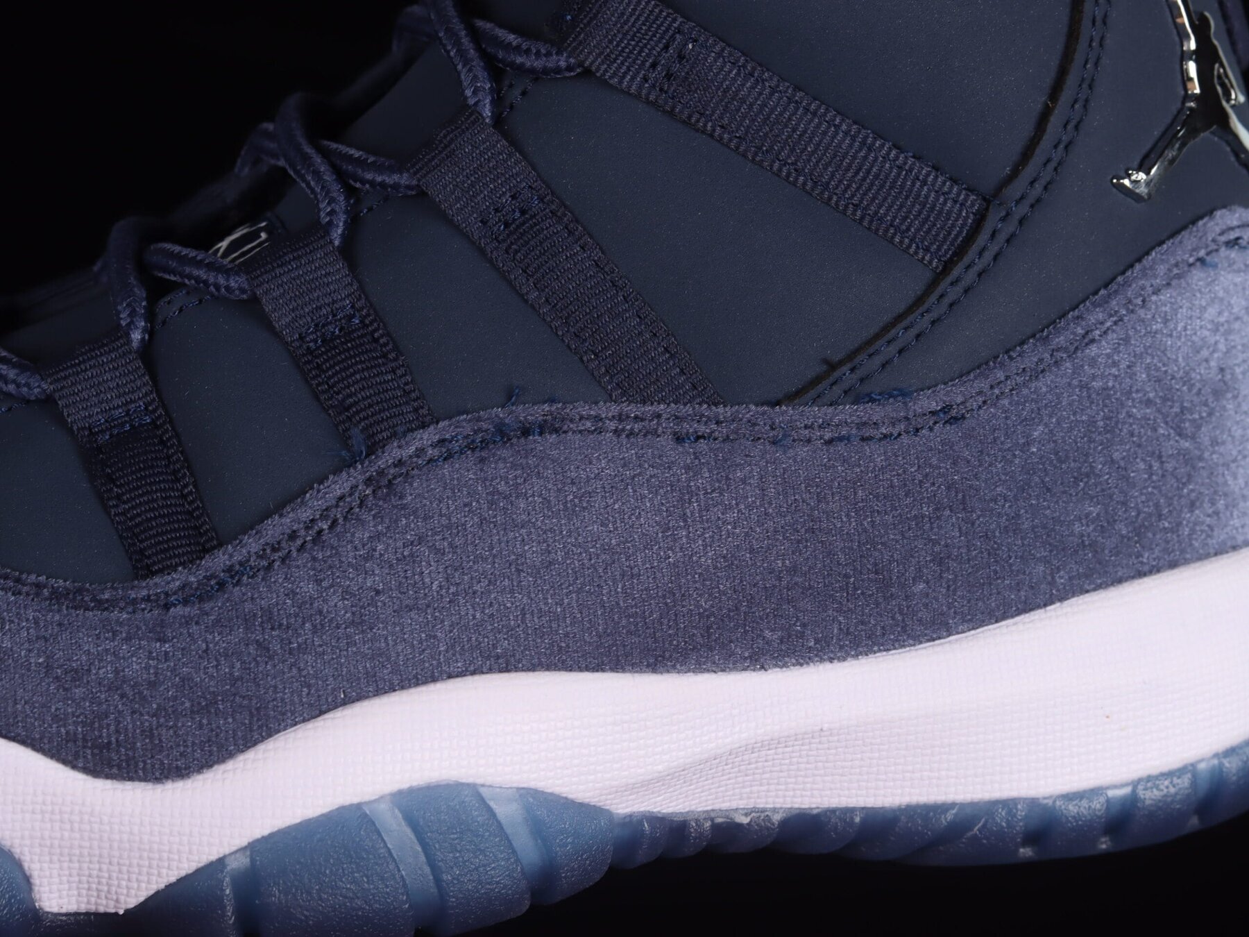 Women's AJ11 Midnight Navy - Image 3
