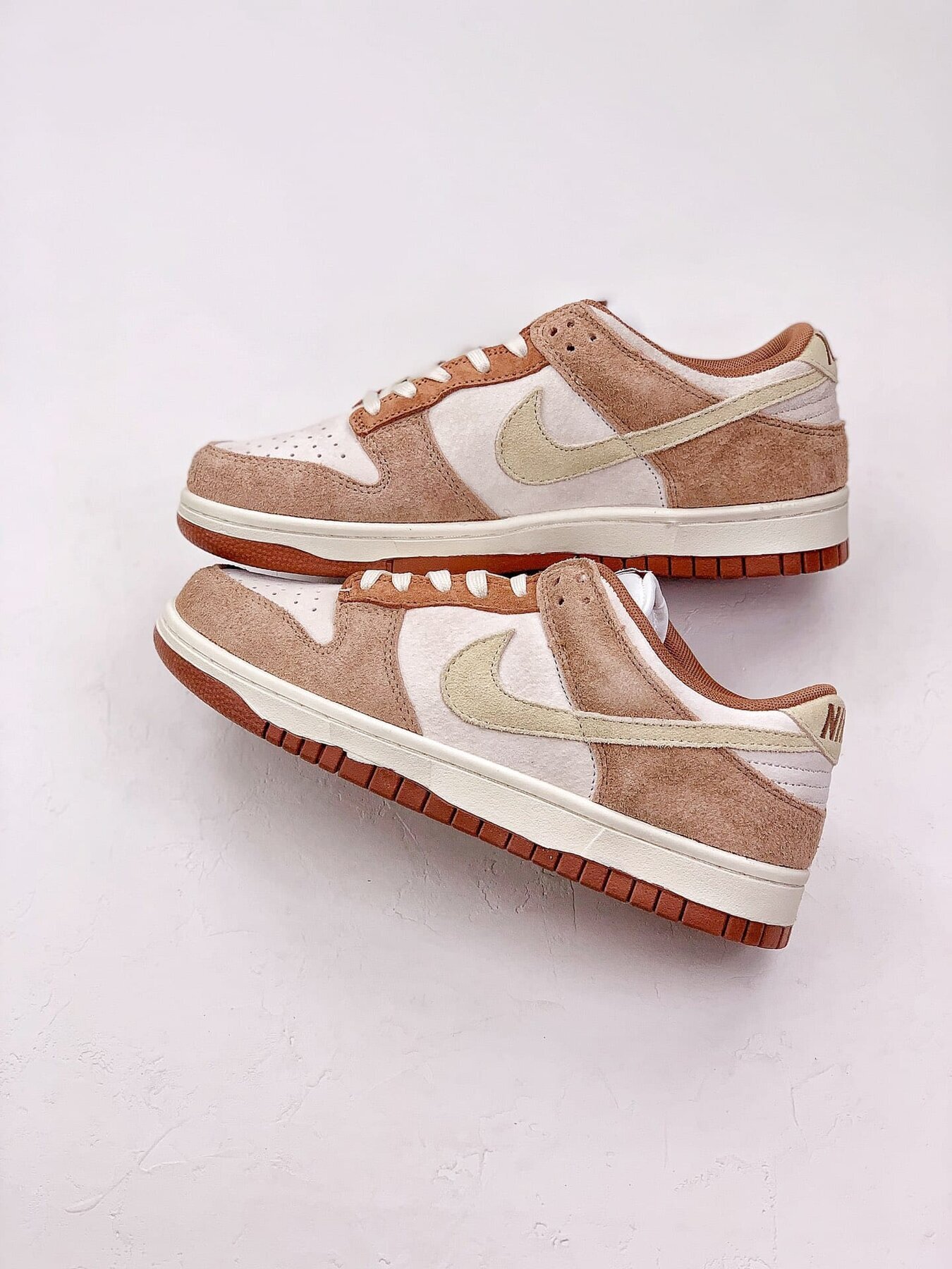 Dunk Low Medium Curry - Image 8
