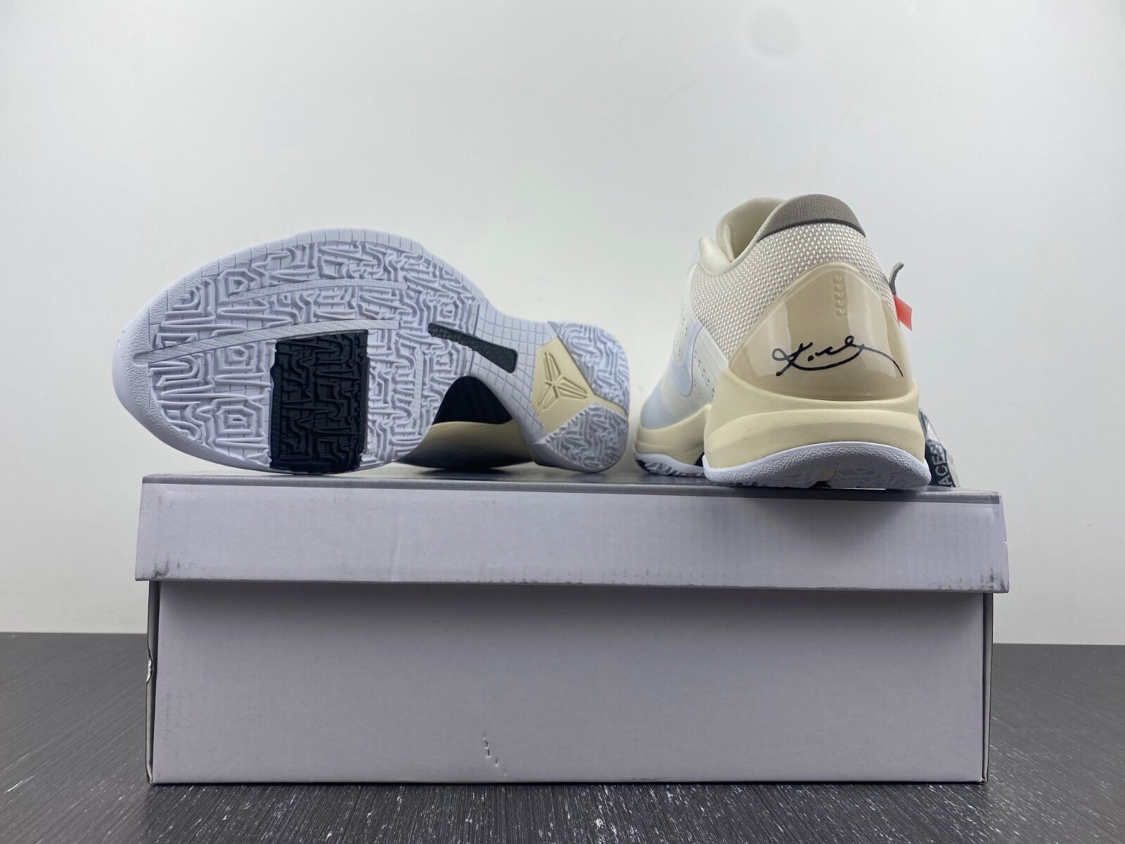 Off-White x Kobe 5 Protro Custom White - Image 15