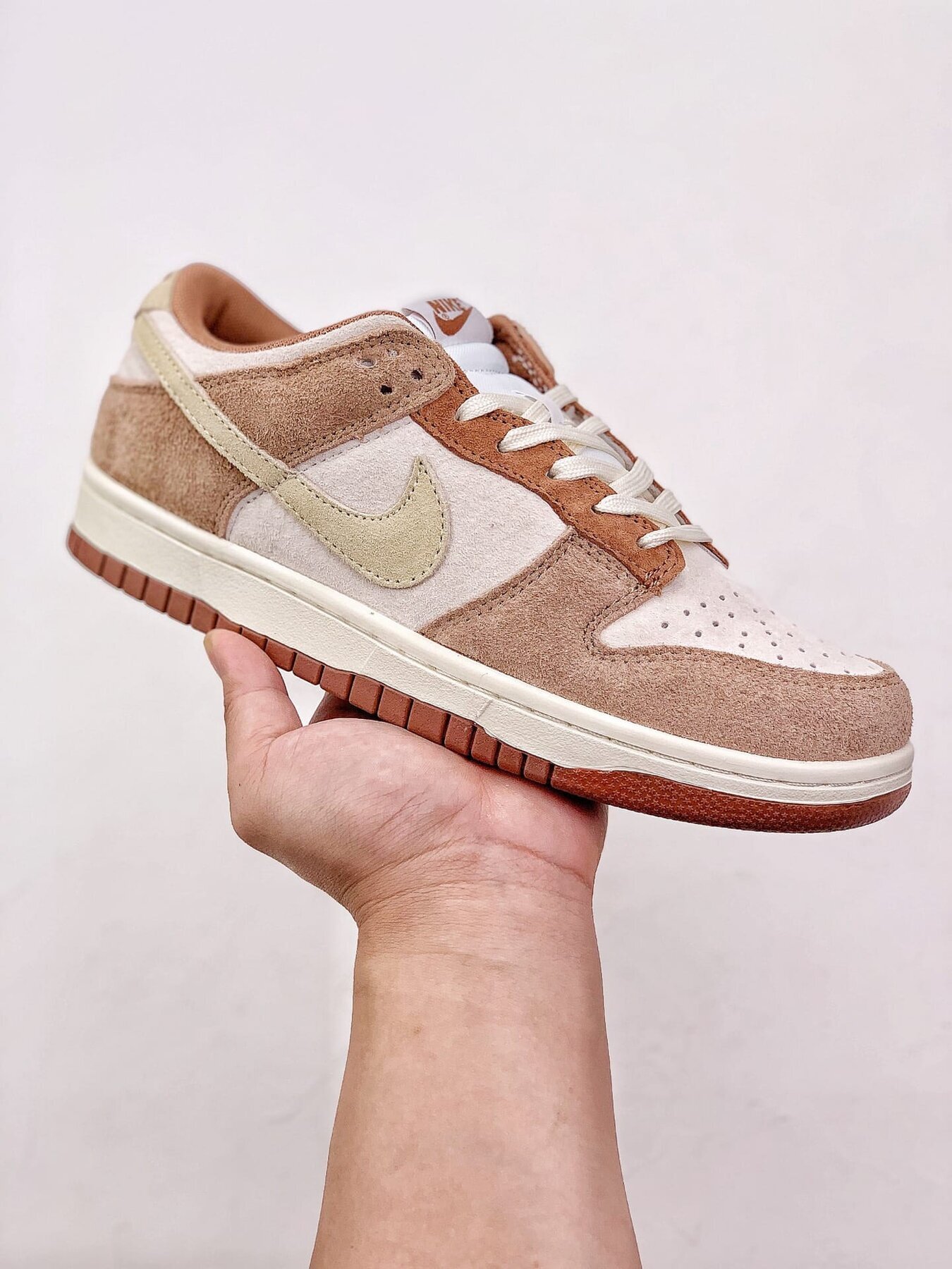 Dunk Low Medium Curry - Image 9