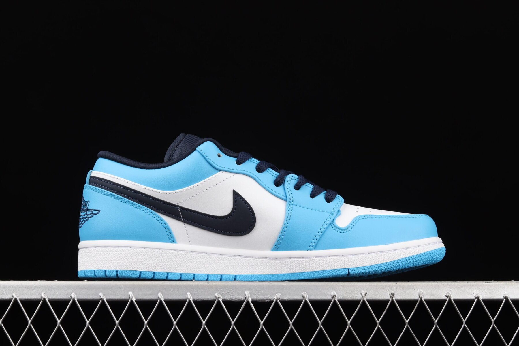 AJ1 Low, UNC - Image 6