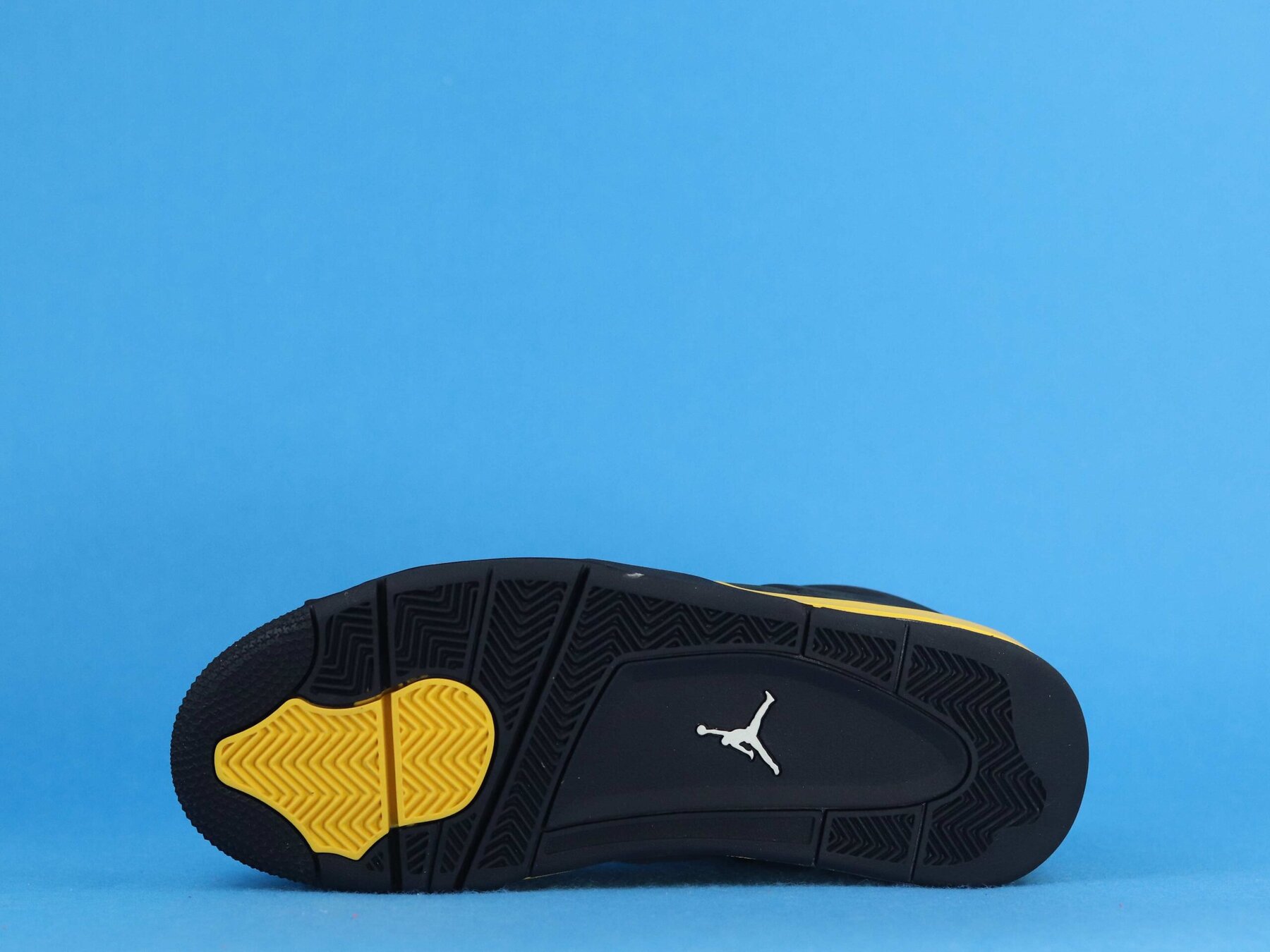 AJ4 Retro Thunder Yellow - Image 6