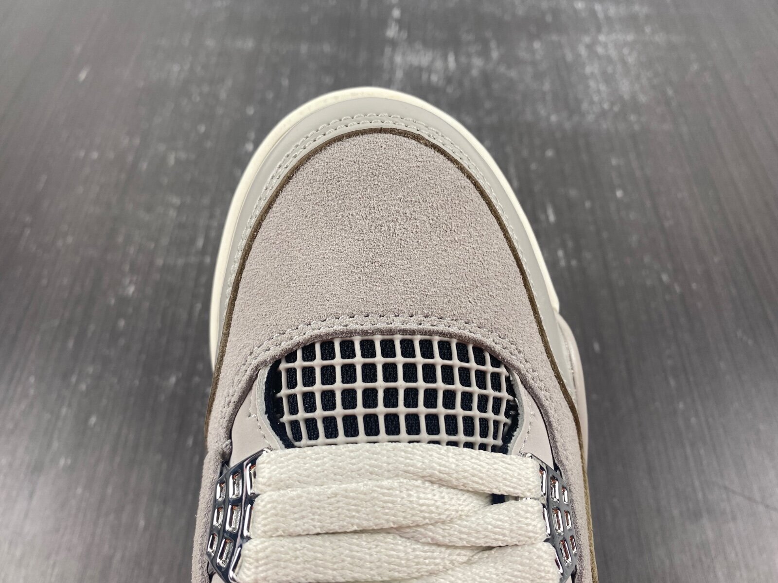 AJ4 Frozen Moments - Image 14