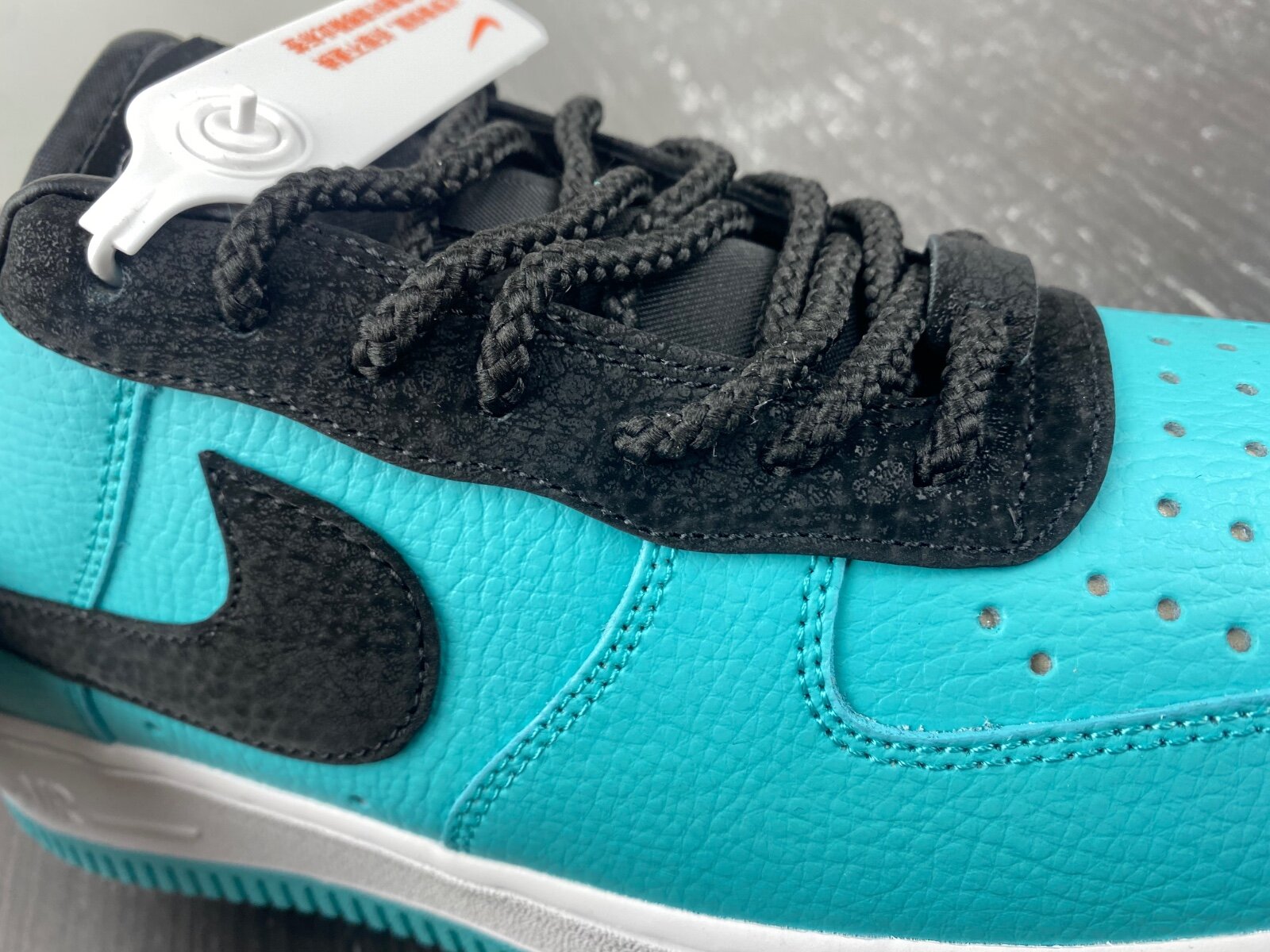 Tiffany & Co. x Air Force 1 Friends and Family - Image 16