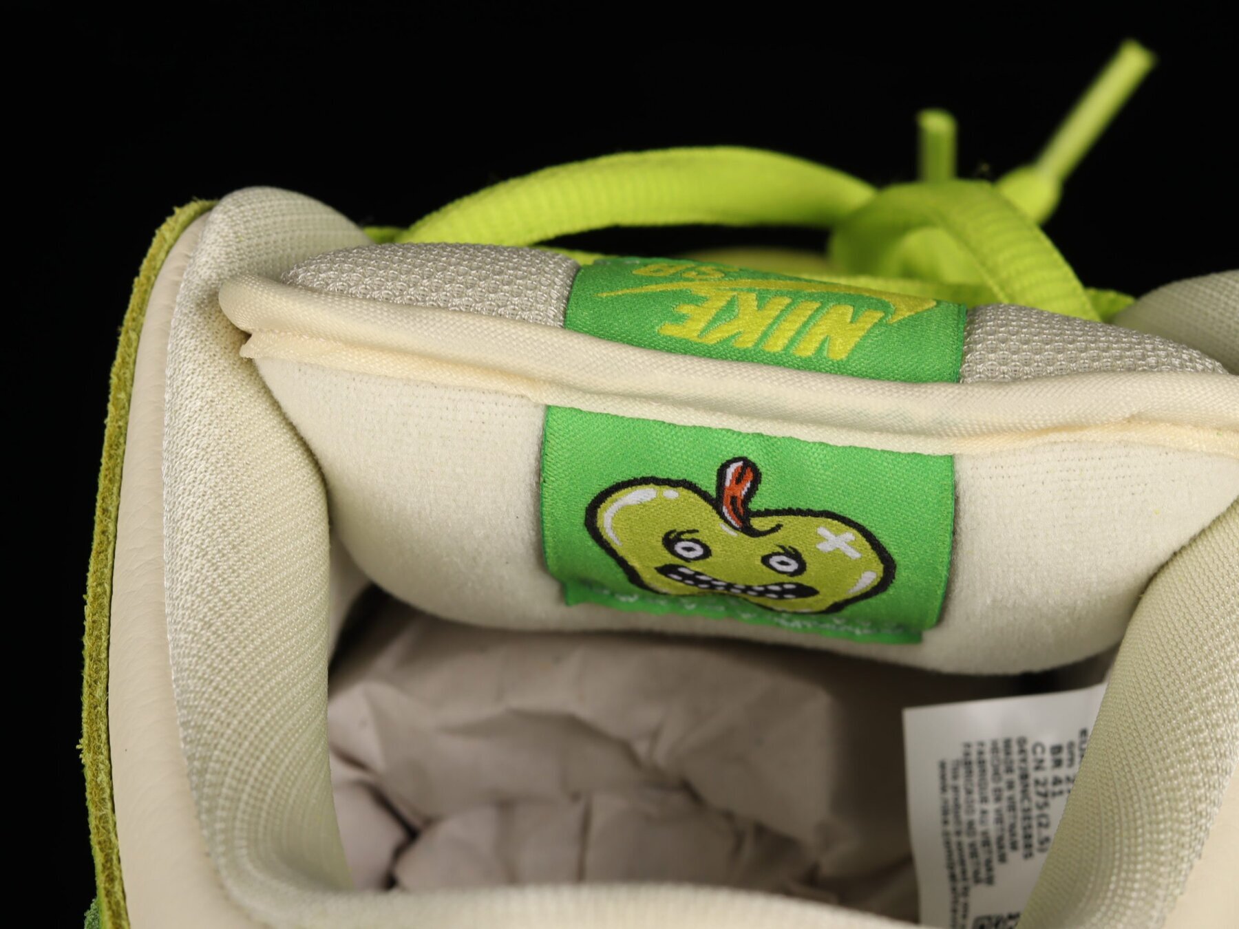 SB Dunk Low Green Apple - Image 9