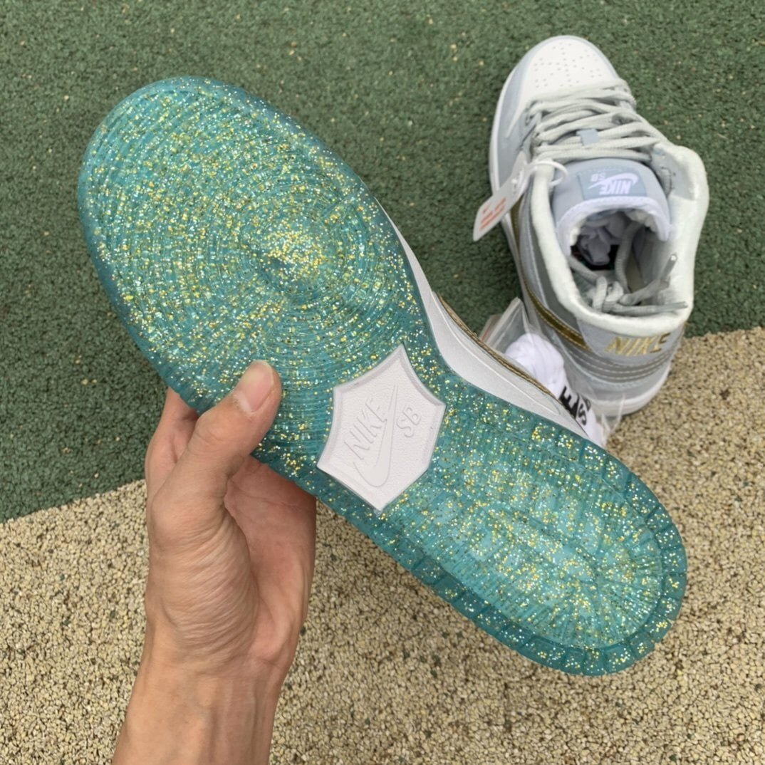 Sean Cliver x SB Dunk Low - Image 5