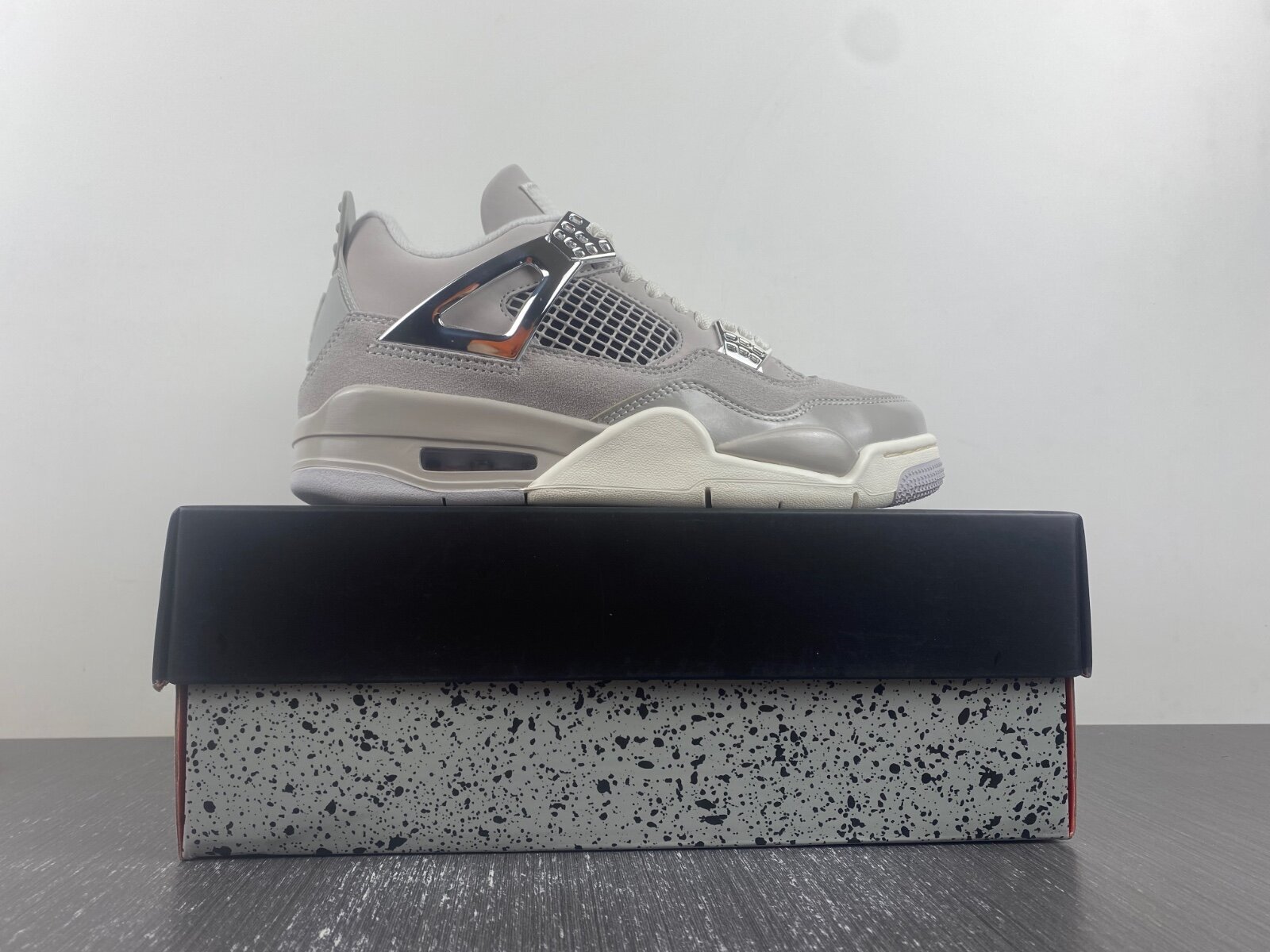 AJ4 Frozen Moments - Image 16