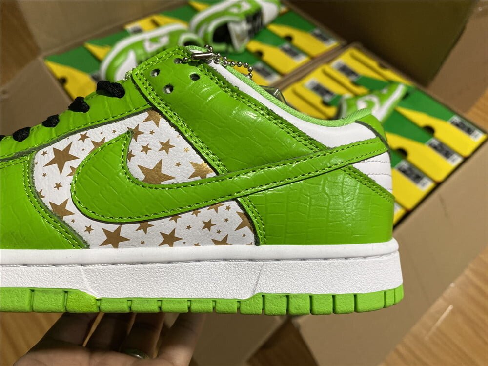 Supreme x SB Dunk Low Mean Green - Image 5