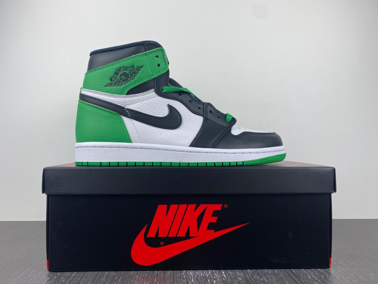 AJ1 High "Lucky Green" - Image 3