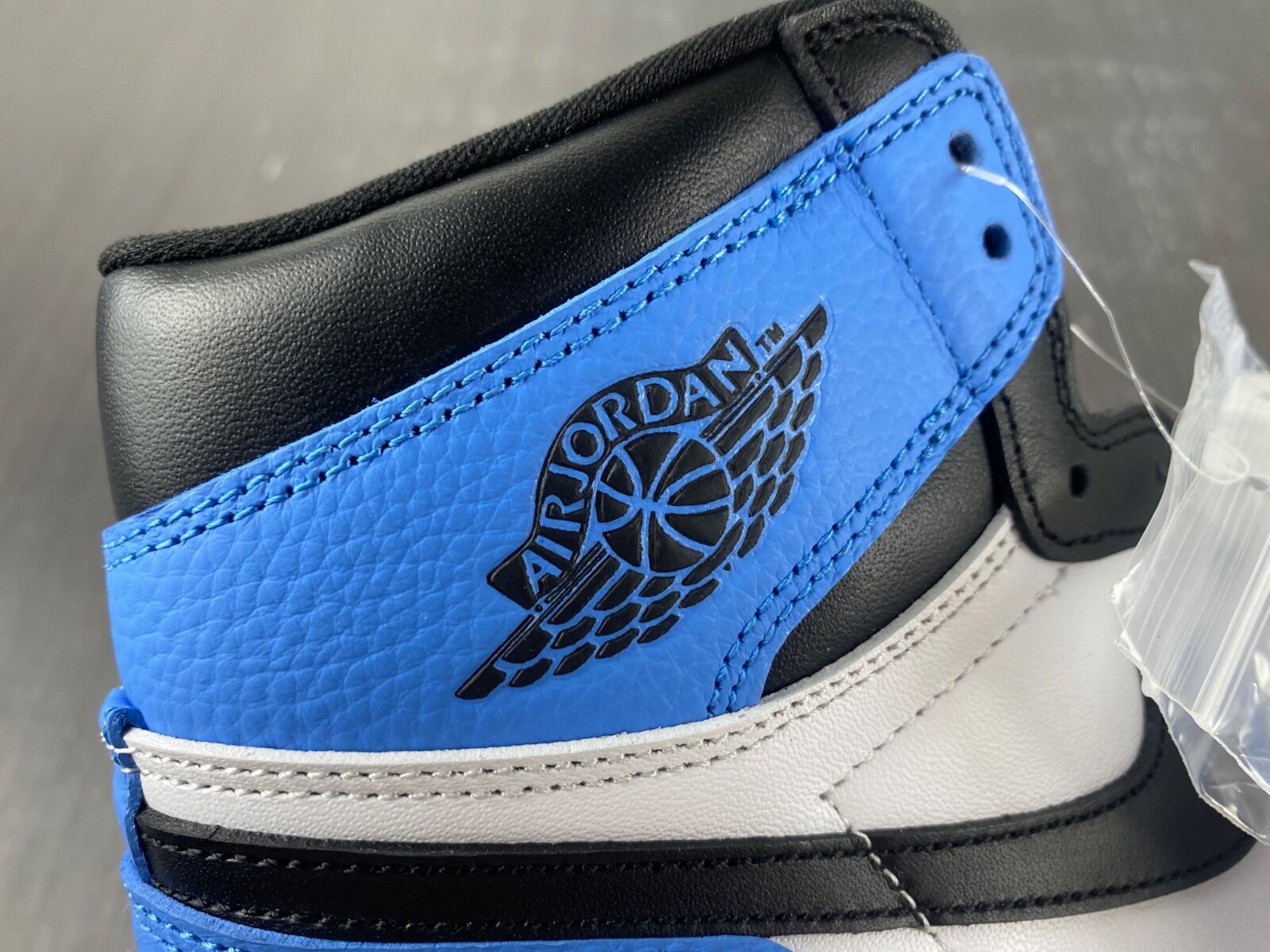 AJ1 Retro High OG 'UNC Toe' - Image 16