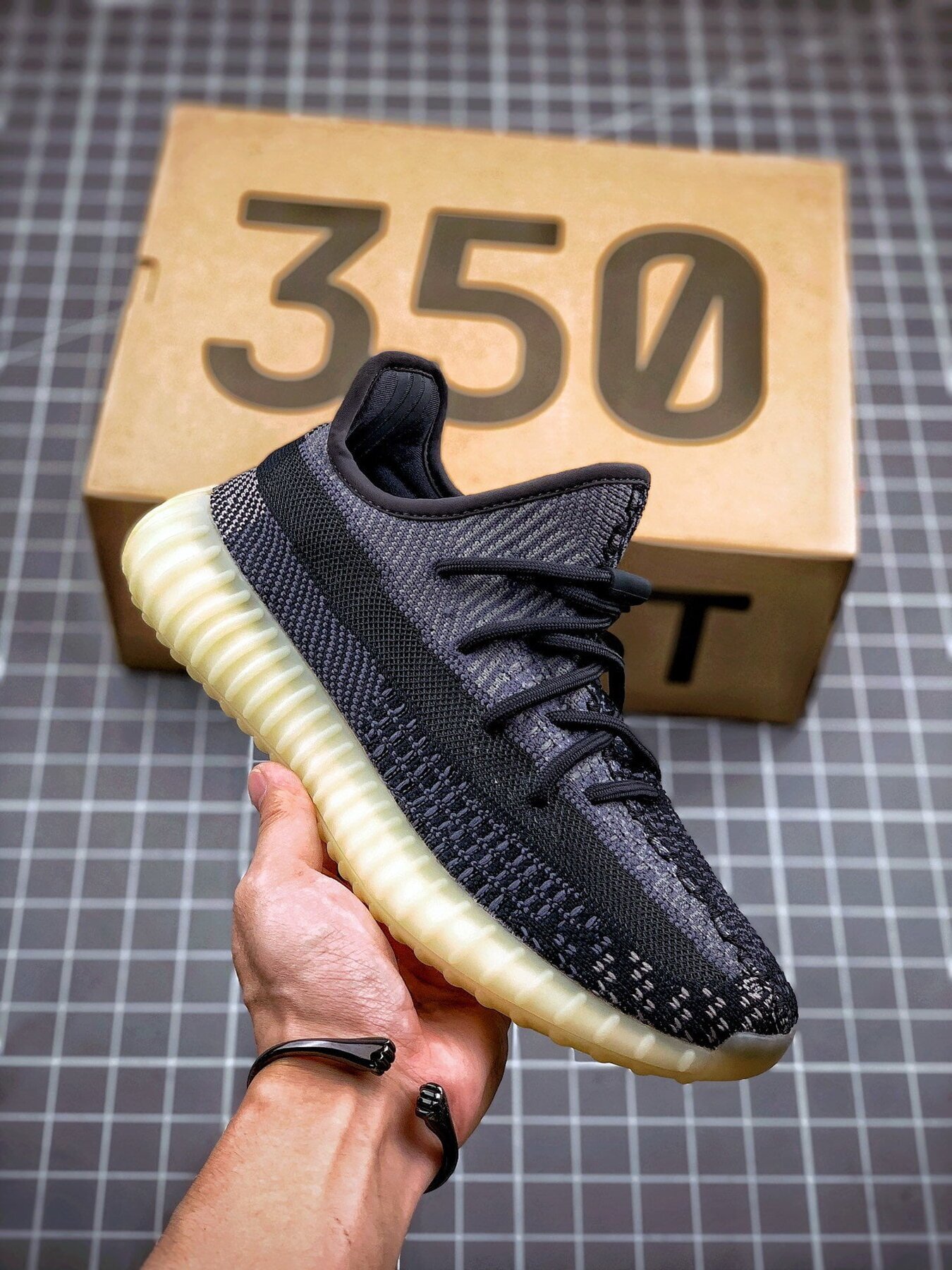 Adidas Yeezy Boost 350 V2 Carbon - Image 3