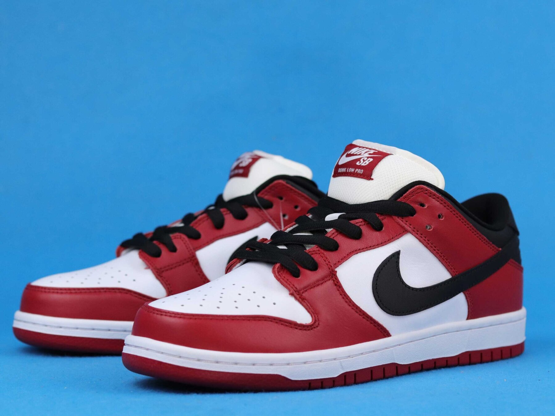 SB Dunk Low J-Pack Chicago - Image 4