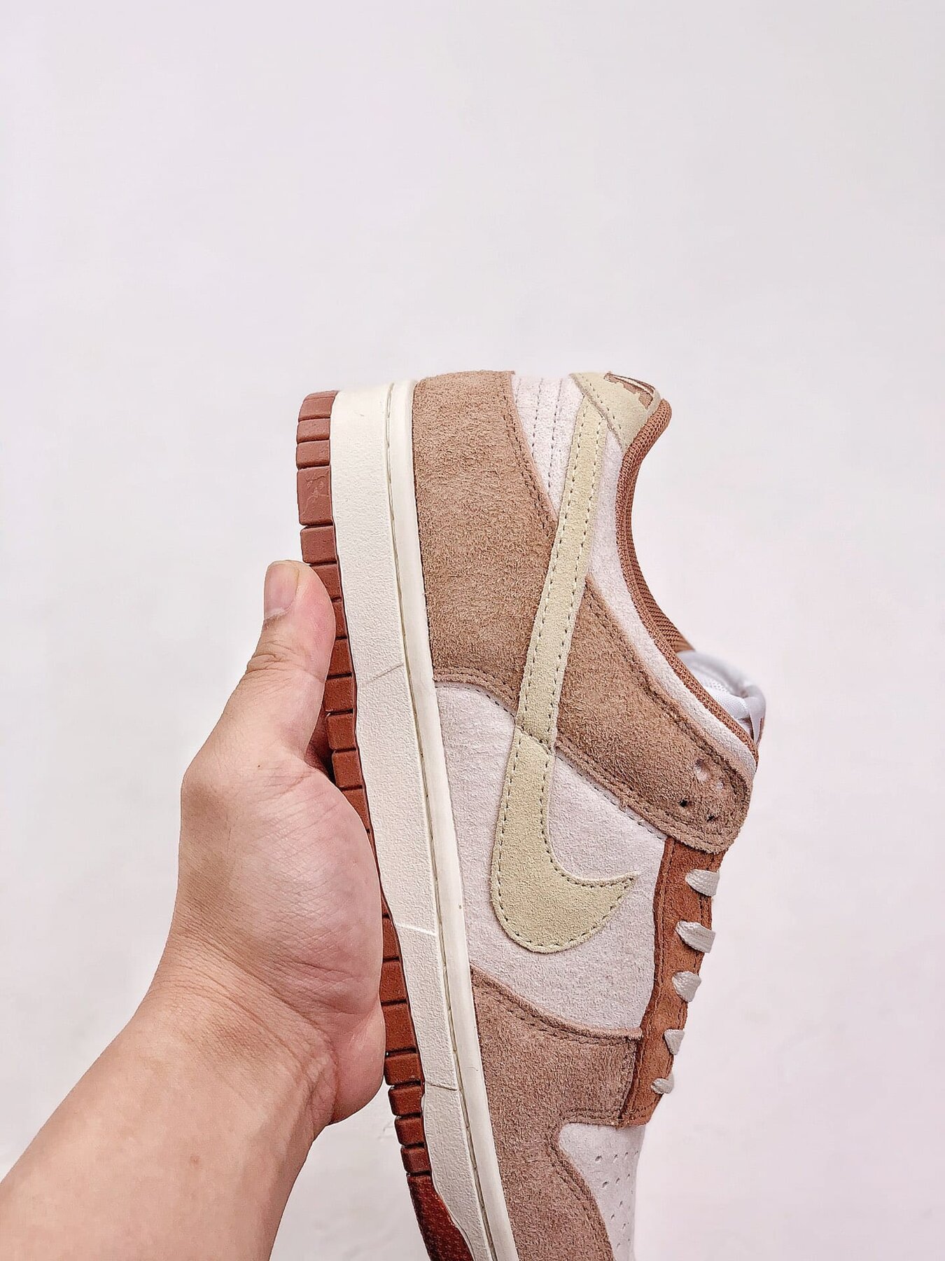 Dunk Low Medium Curry - Image 10