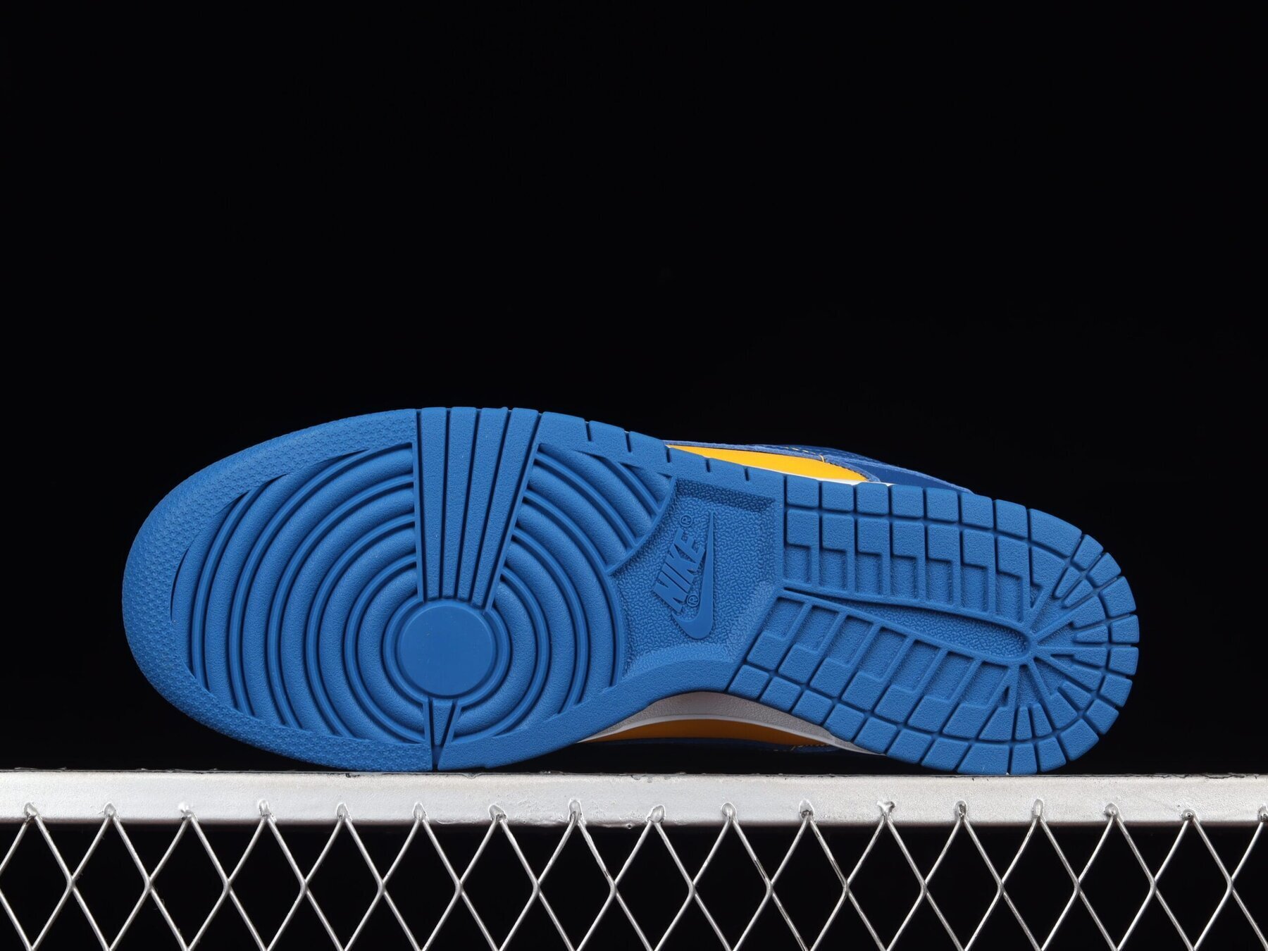Dunk Low UCLA - Image 16