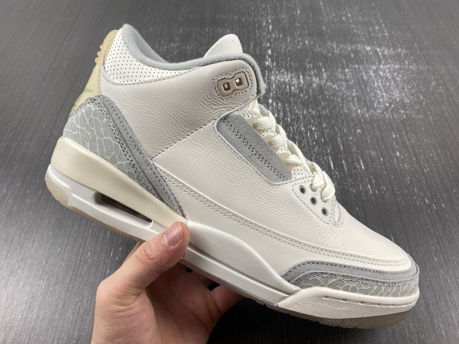 AJ3 Retro SE Craft Ivory - Image 16