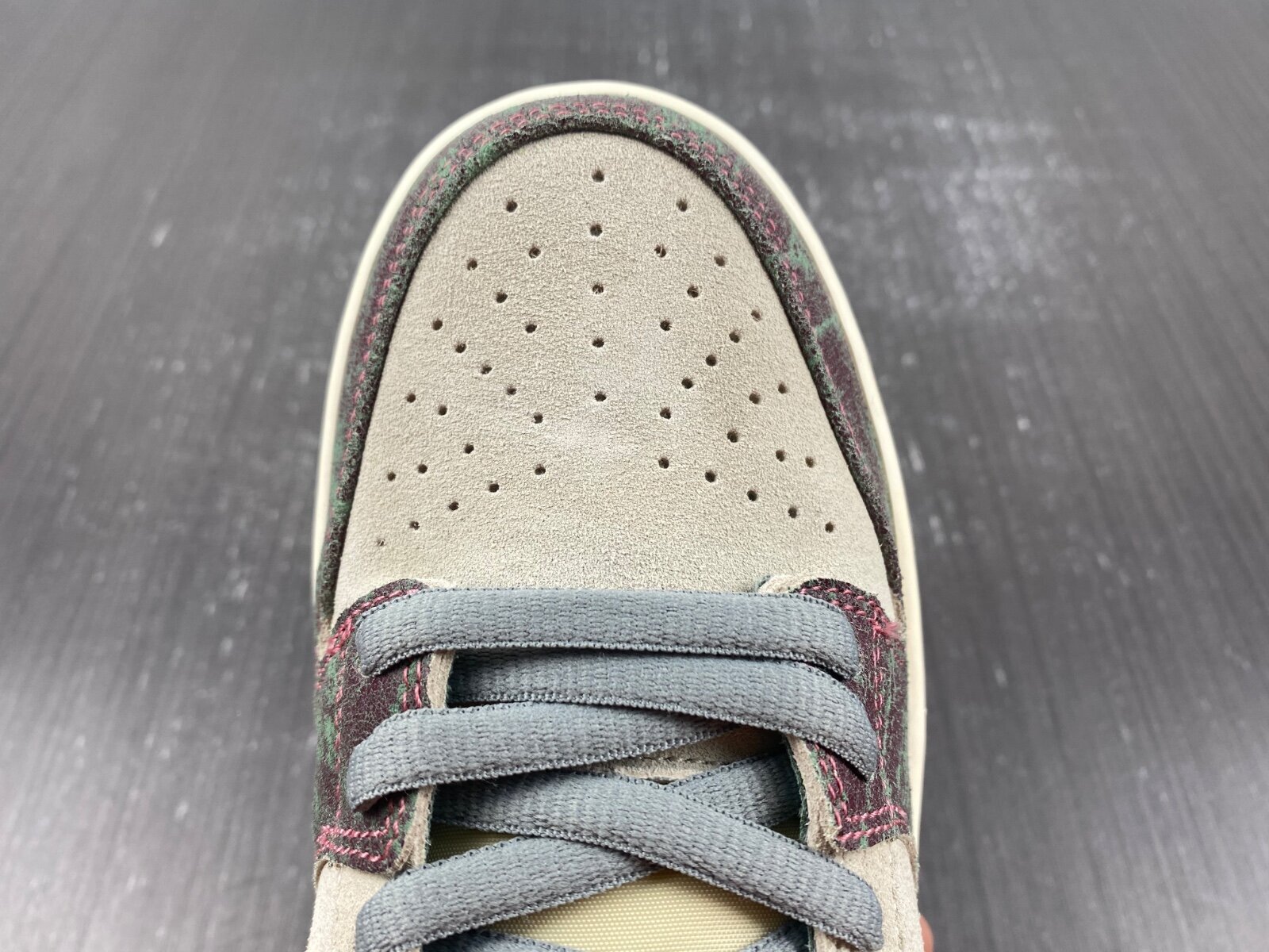 SB Dunk Low Crenshaw Skate Club - Image 11