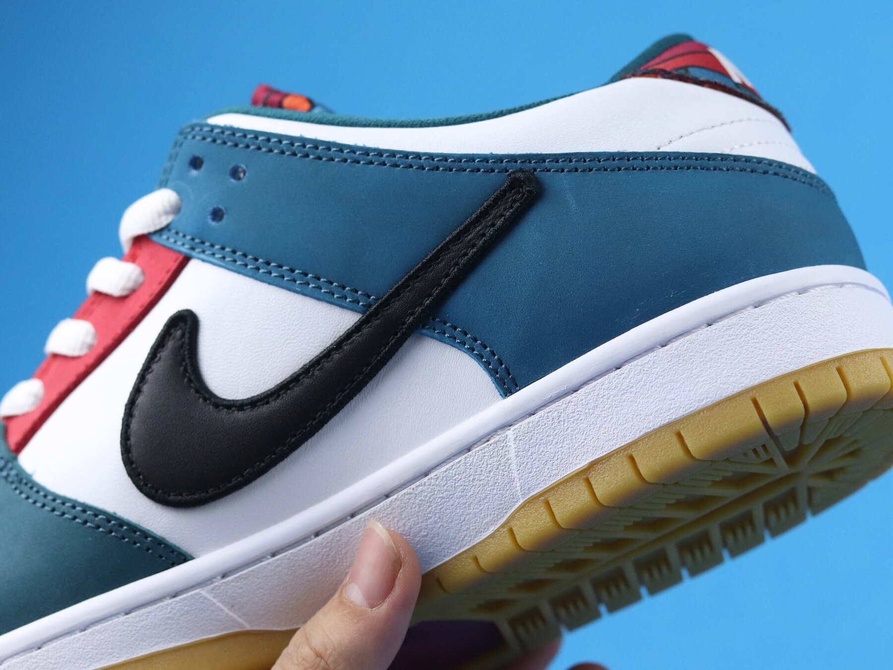 Dunk SB Low Pro QS Parra (Friends & Family) (2021) - Image 9
