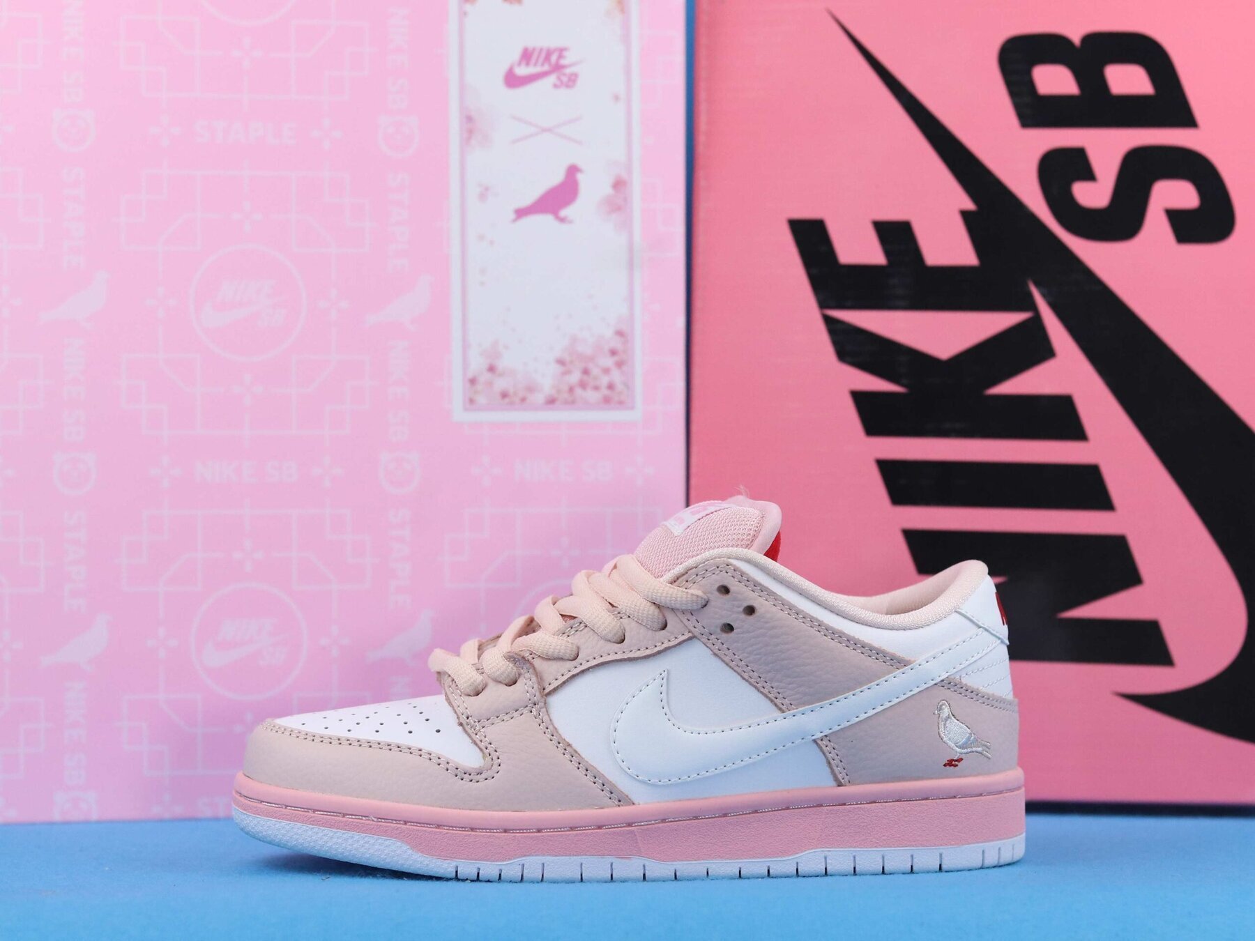 SB Dunk Low Pink Pigeon - Image 3