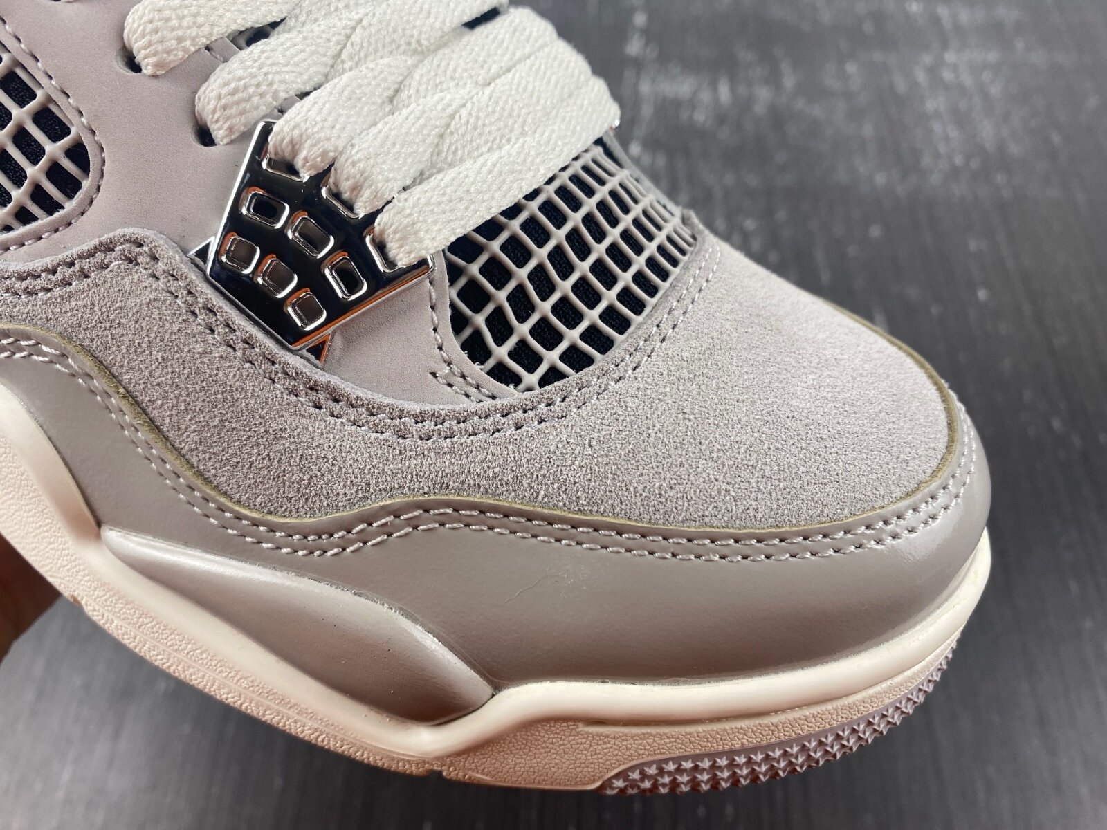 AJ4 Frozen Moments - Image 18
