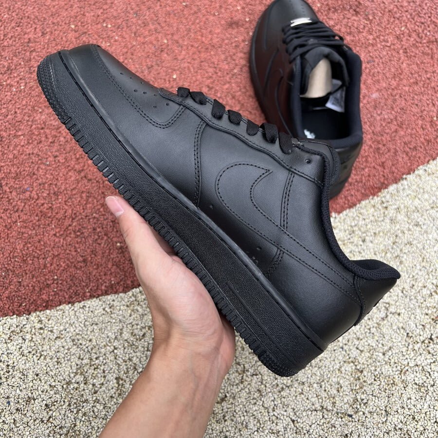 Air Force 1 Low '07 Black Black - Image 3