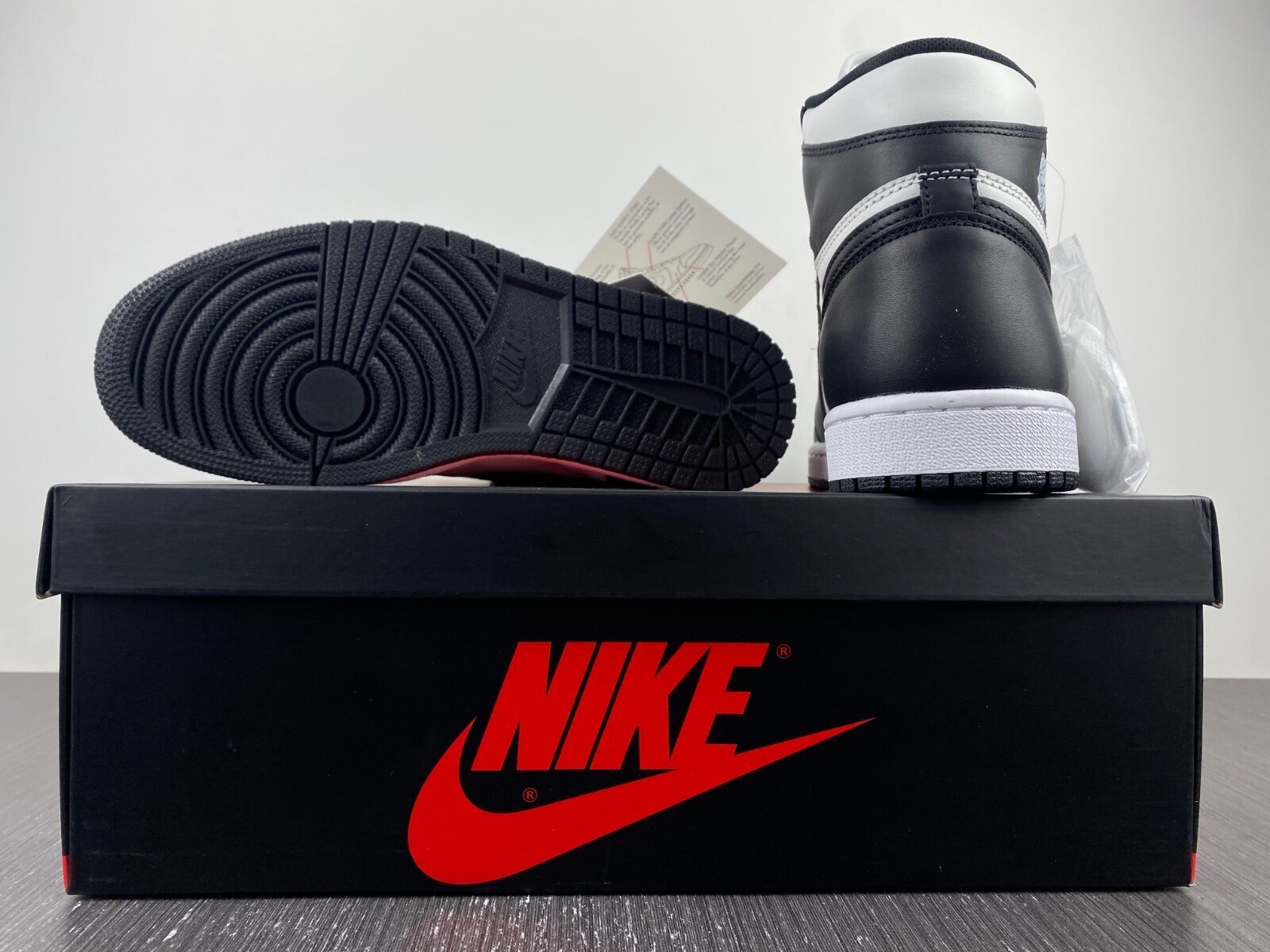 AJ1 Retro High '85 OG 'Black White' - Image 16