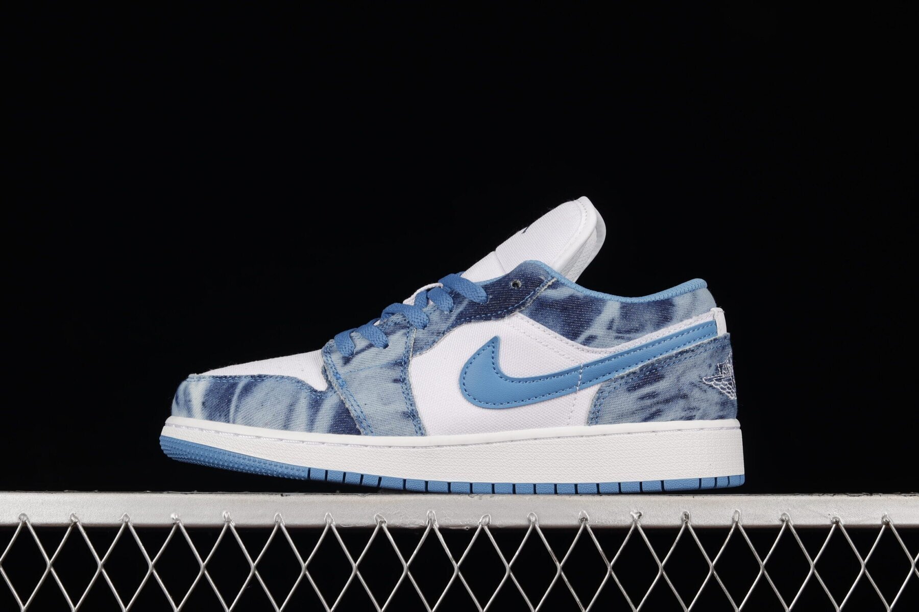 AJ1 Low, Washed Denim - Image 9