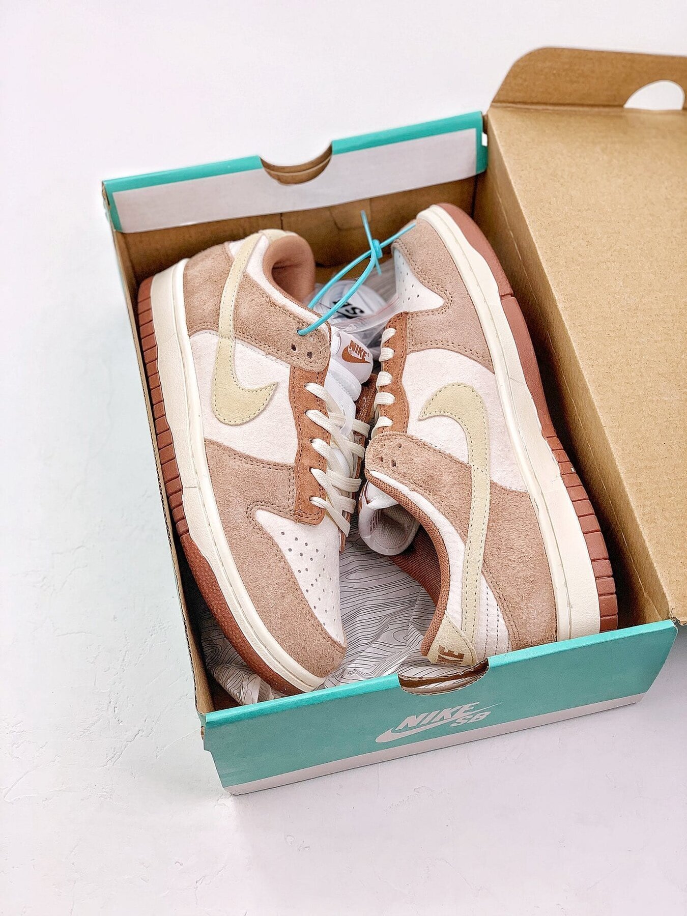 Dunk Low Medium Curry - Image 2