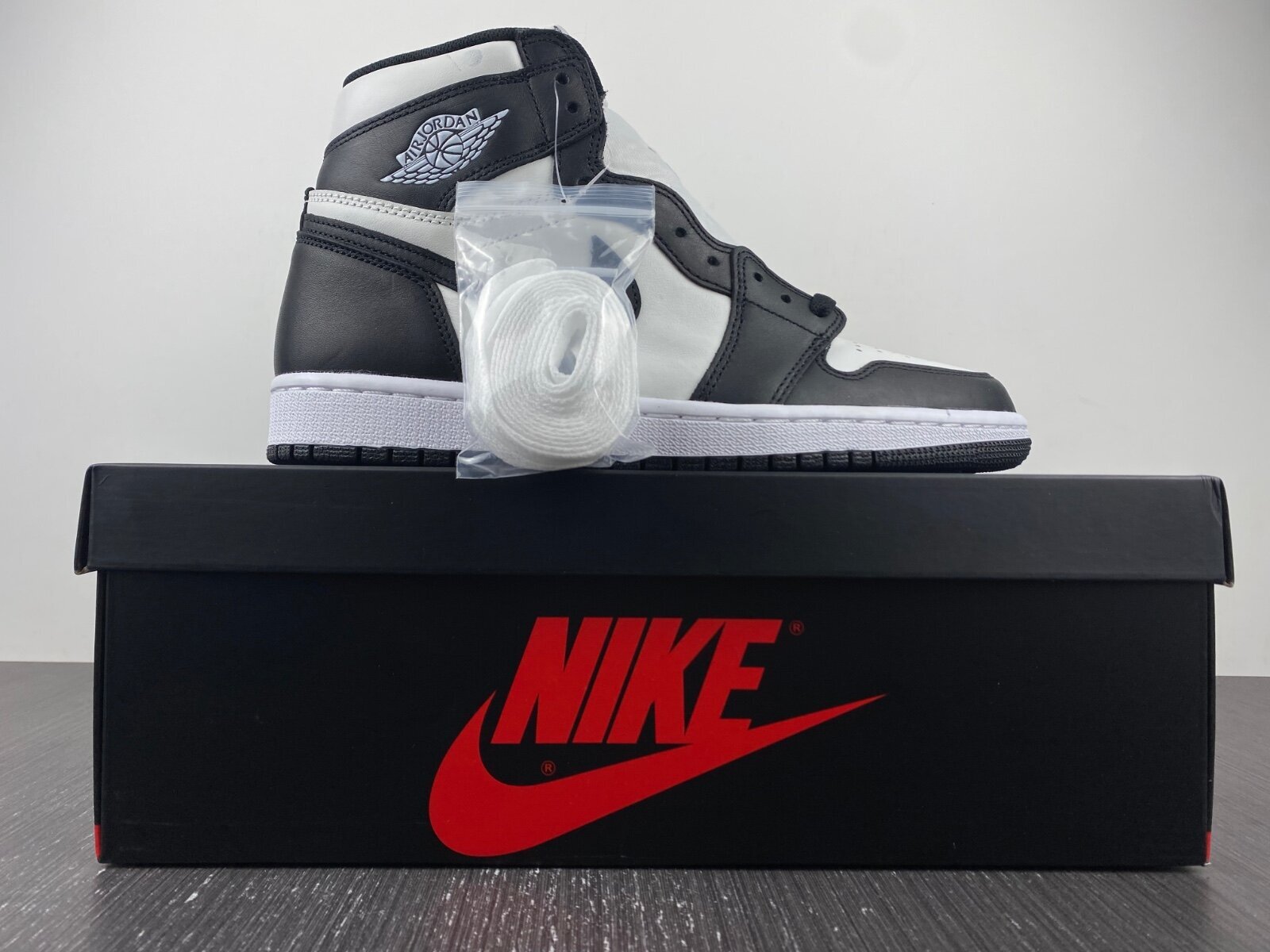 AJ1 Retro High '85 OG 'Black White' - Image 17