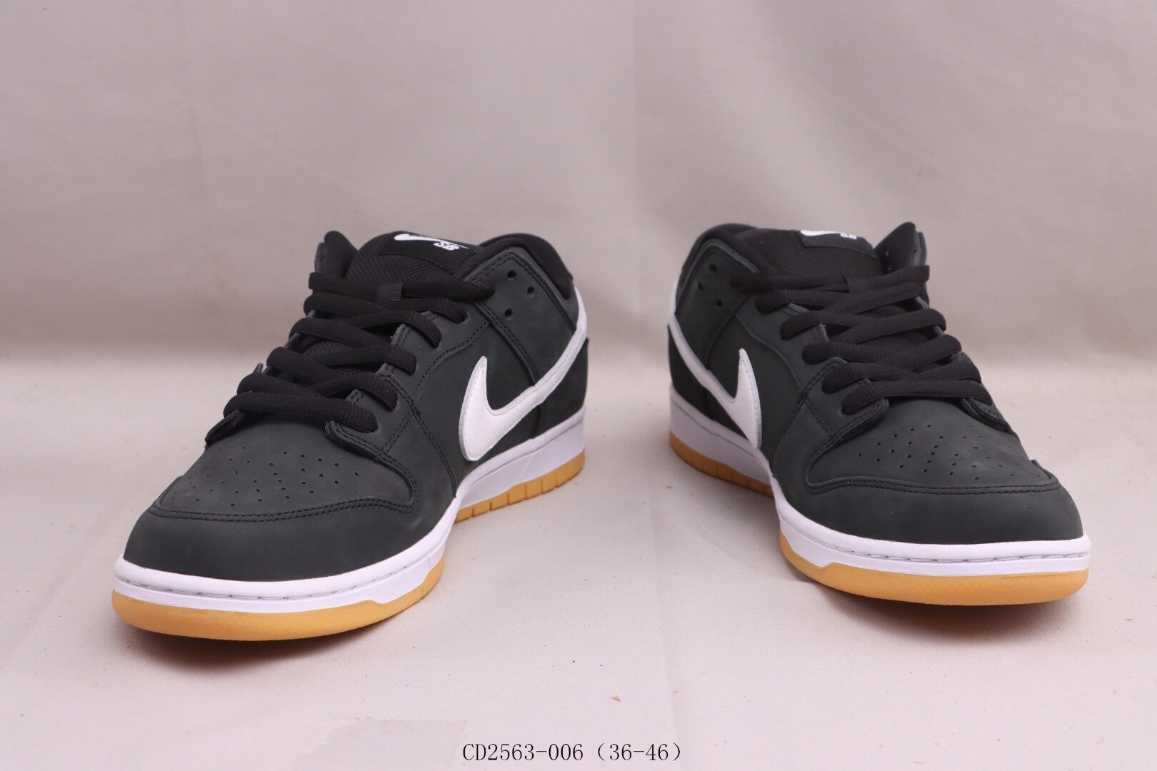 SB Dunk Low Pro Black Gum - Image 10