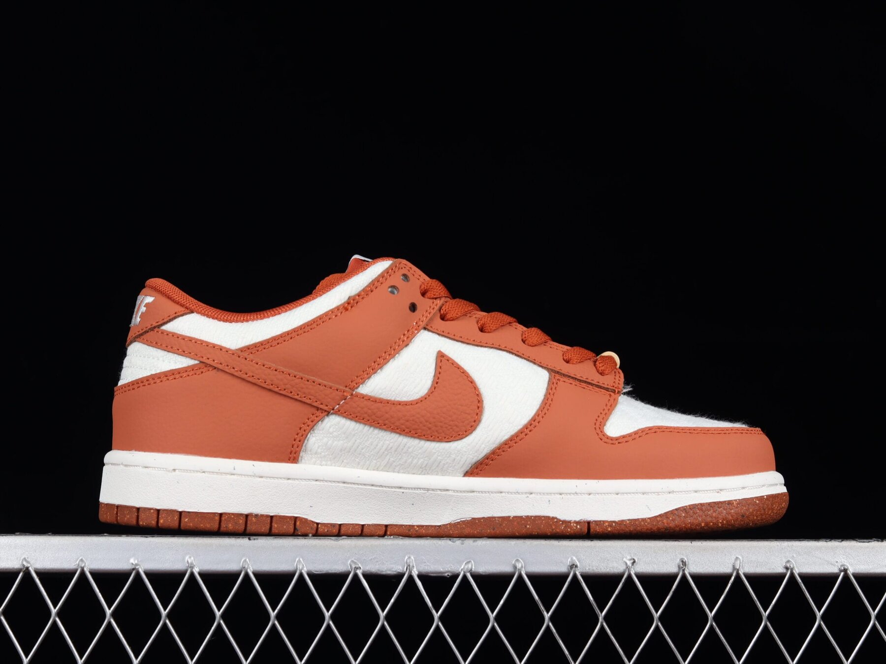 Dunk Low Retro, Sun Club Burn Sunrise (W) - Image 11