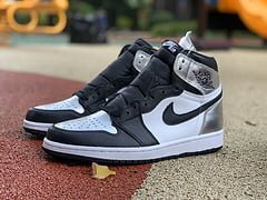 AJ1 Retro High Silver Toe - Image 3